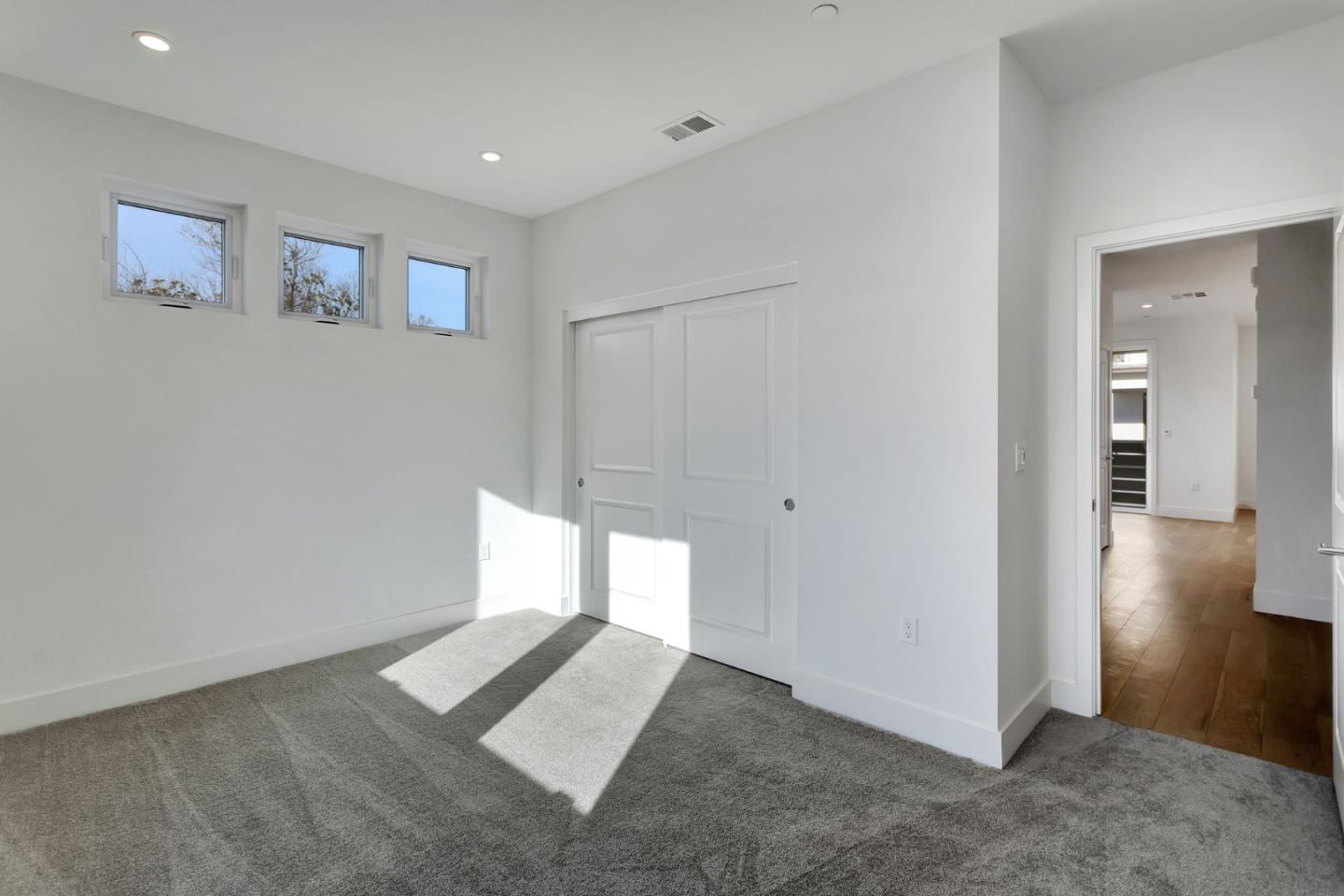 Detail Gallery Image 13 of 25 For 1101 Juana Ct, Palo Alto,  CA 94303 - 4 Beds | 4 Baths