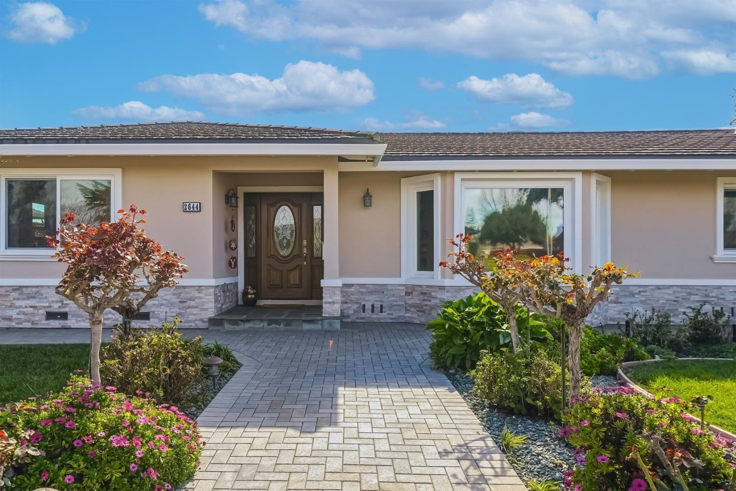 Detail Gallery Image 2 of 53 For 2644 Maplewood Ln, Santa Clara,  CA 95051 - 4 Beds | 3 Baths