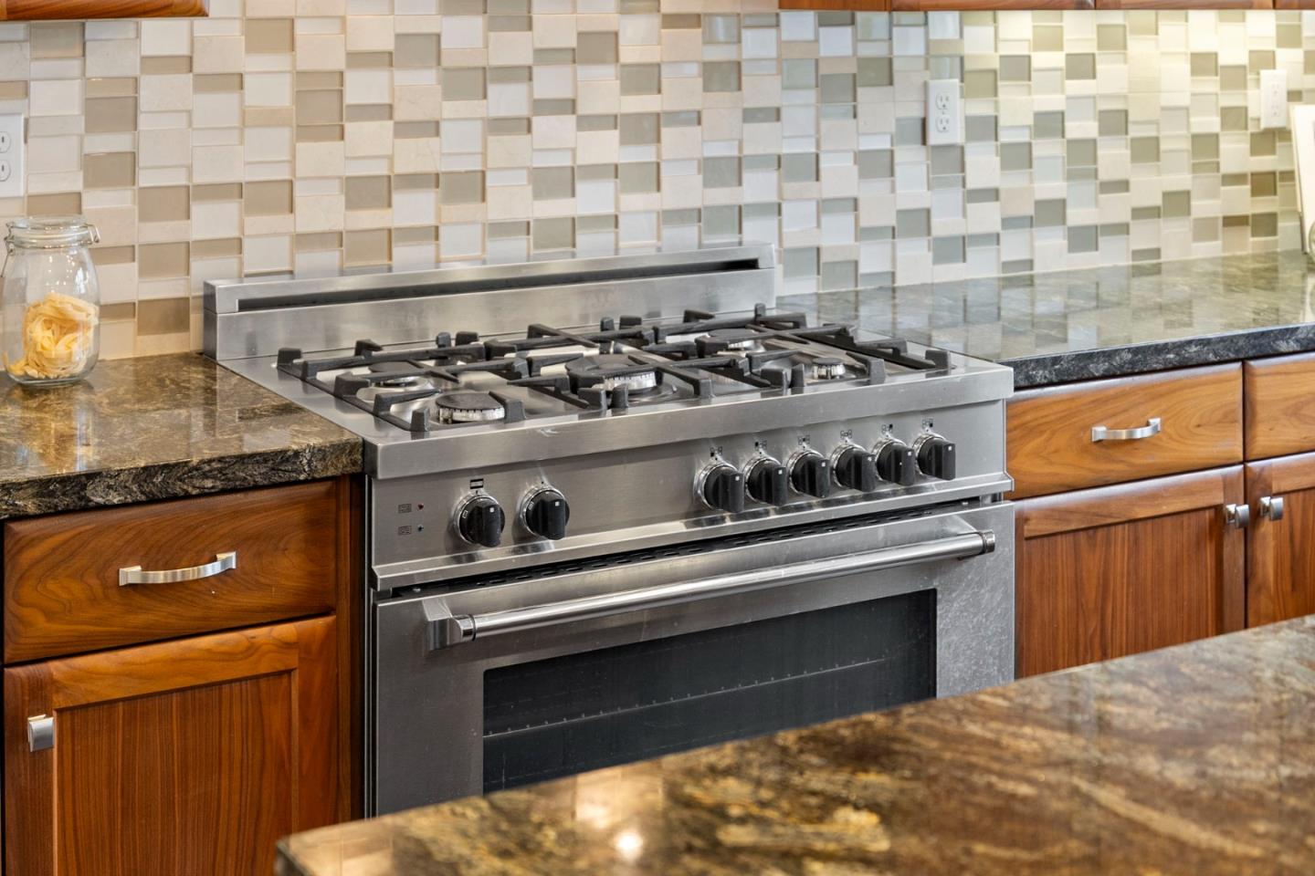 Detail Gallery Image 14 of 44 For 416 Longden Ave, San Mateo,  CA 94403 - 4 Beds | 3/1 Baths