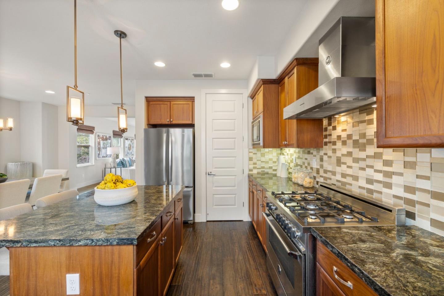 Detail Gallery Image 15 of 44 For 416 Longden Ave, San Mateo,  CA 94403 - 4 Beds | 3/1 Baths