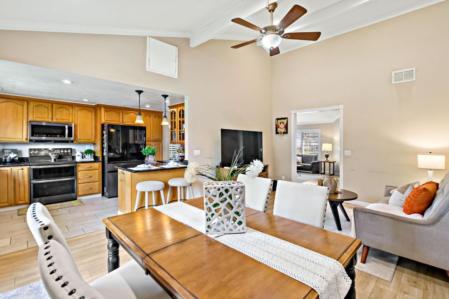 Detail Gallery Image 19 of 53 For 2831 Riedel Rd, San Jose,  CA 95135 - 4 Beds | 2 Baths