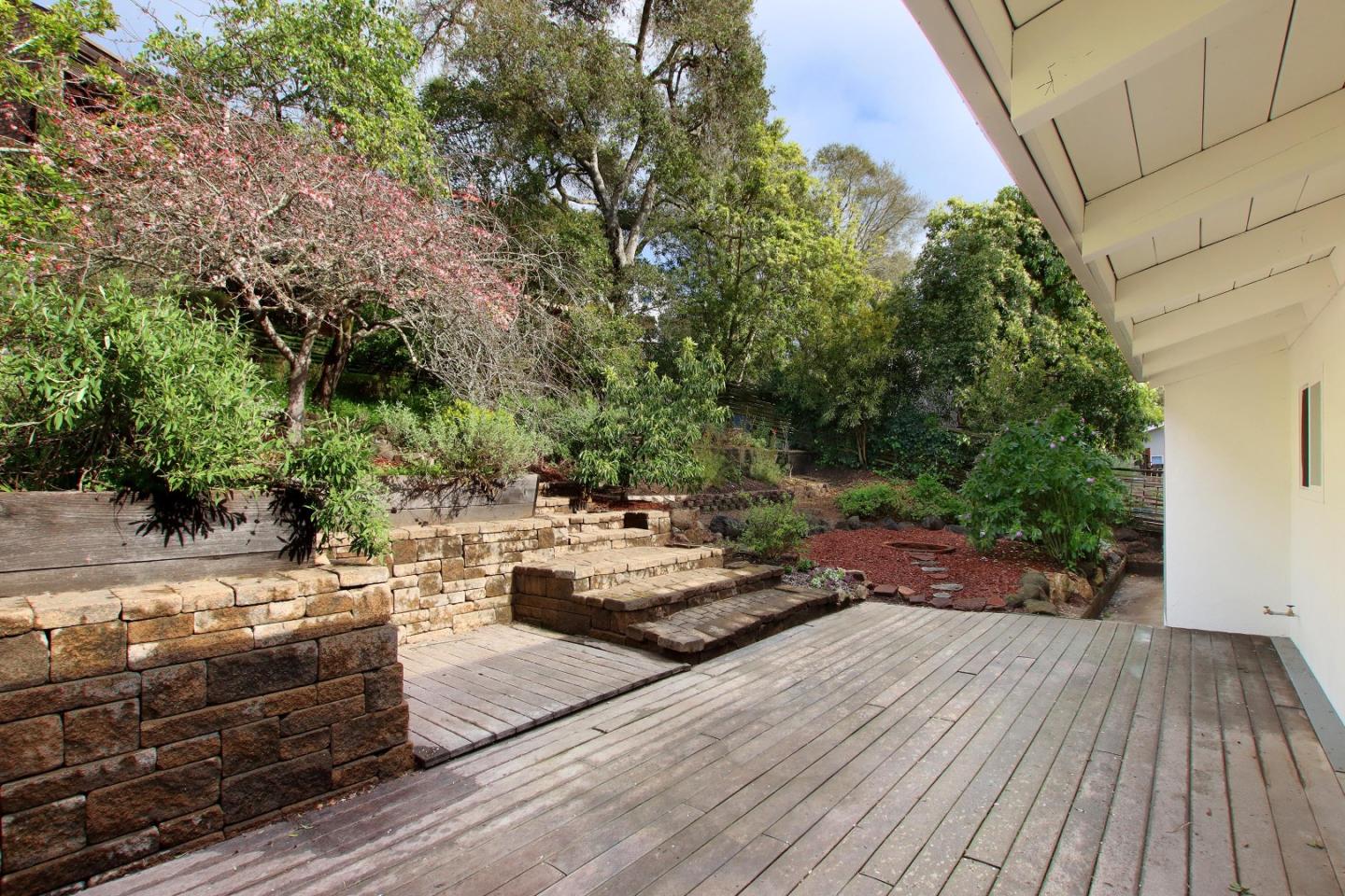 Detail Gallery Image 7 of 44 For 457 Monterey Dr, Aptos,  CA 95003 - 3 Beds | 2/1 Baths