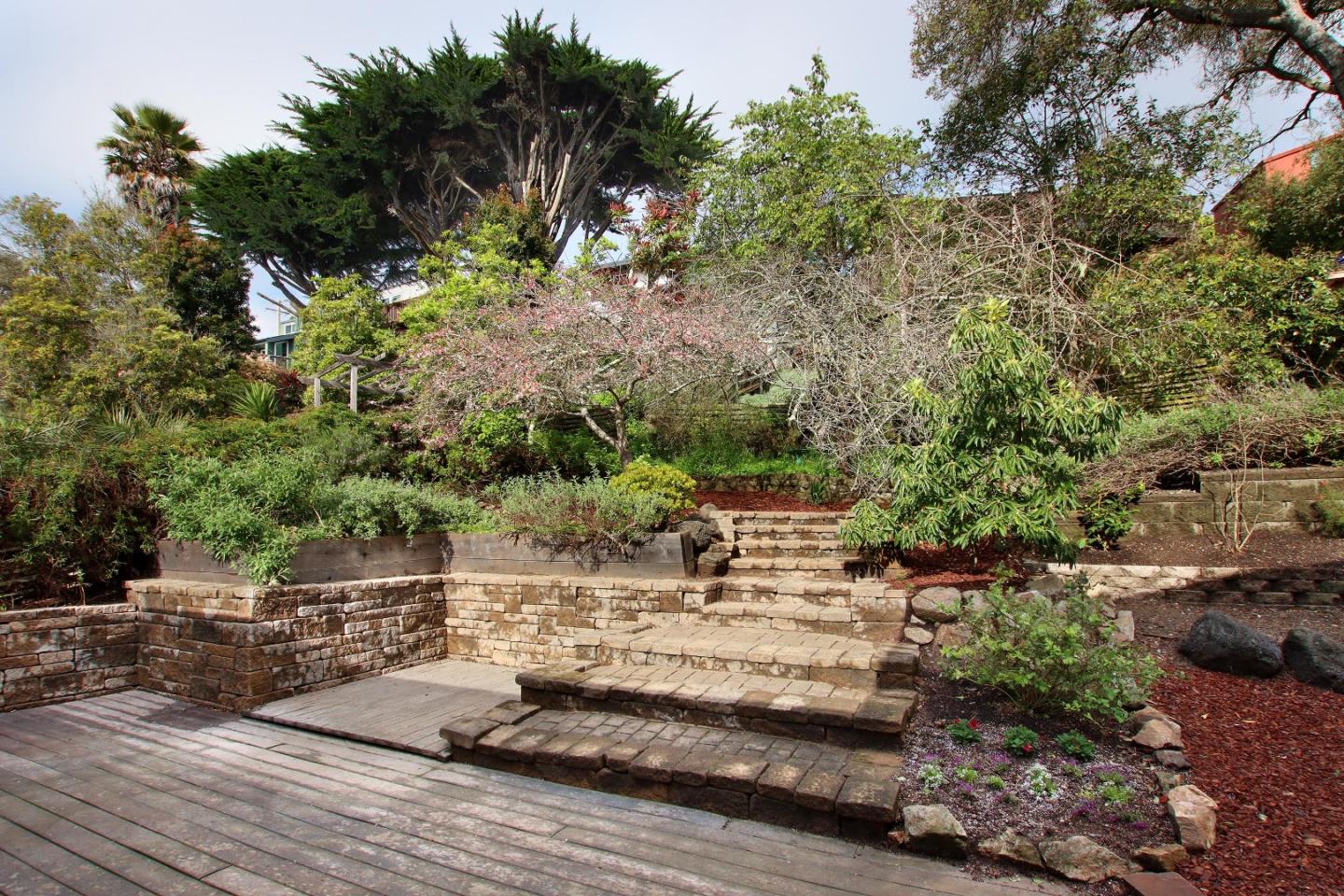 Detail Gallery Image 8 of 44 For 457 Monterey Dr, Aptos,  CA 95003 - 3 Beds | 2/1 Baths