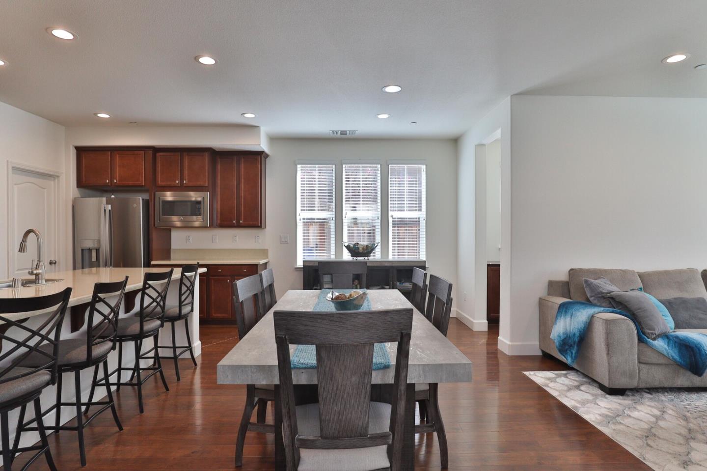 Detail Gallery Image 16 of 61 For 16752 San Clemente Ln, Morgan Hill,  CA 95037 - 3 Beds | 3 Baths