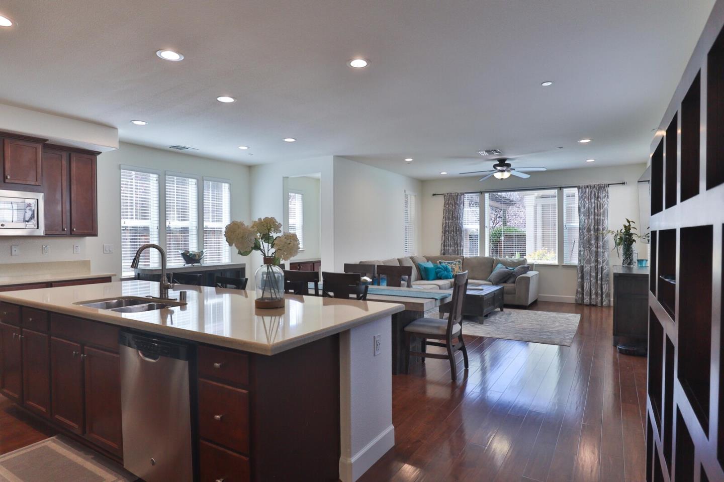 Detail Gallery Image 7 of 61 For 16752 San Clemente Ln, Morgan Hill,  CA 95037 - 3 Beds | 3 Baths