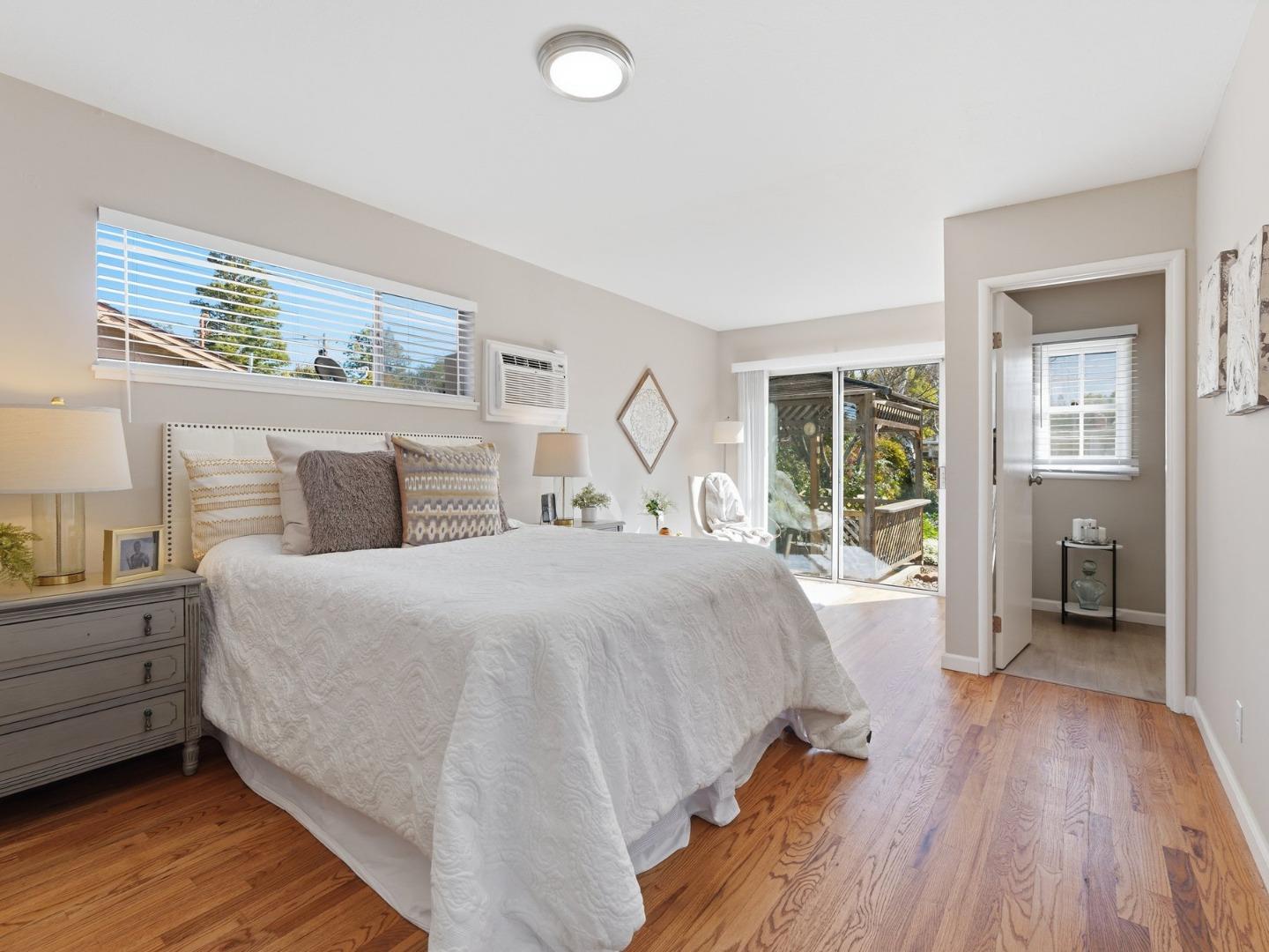 Detail Gallery Image 17 of 33 For 1326 Don Kirk St, Los Altos,  CA 94024 - 3 Beds | 3/1 Baths