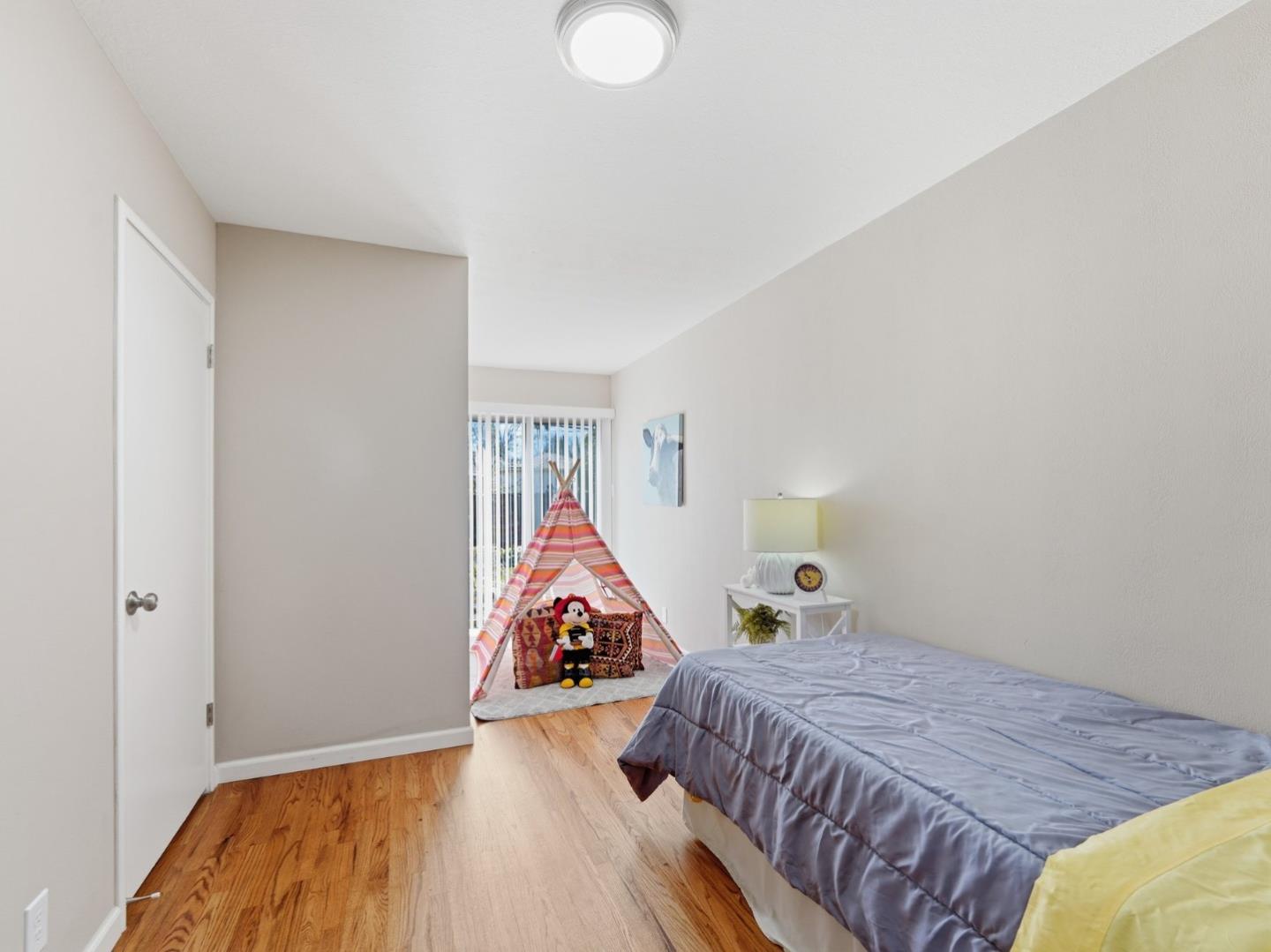 Detail Gallery Image 21 of 33 For 1326 Don Kirk St, Los Altos,  CA 94024 - 3 Beds | 3/1 Baths