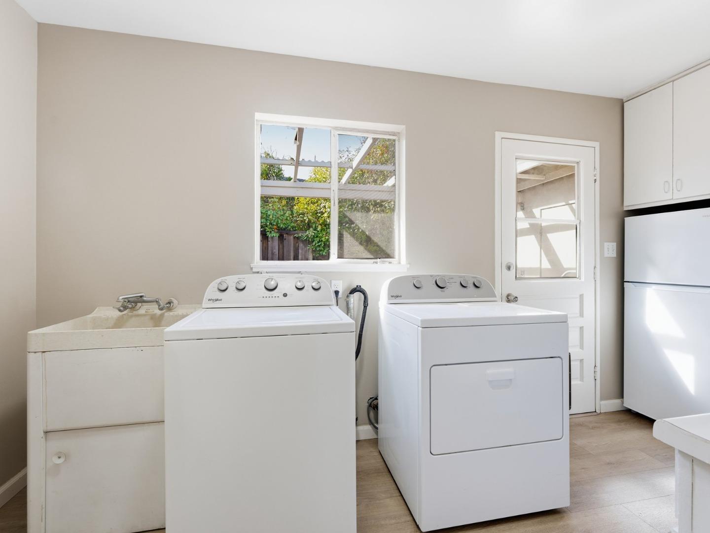 Detail Gallery Image 26 of 33 For 1326 Don Kirk St, Los Altos,  CA 94024 - 3 Beds | 3/1 Baths