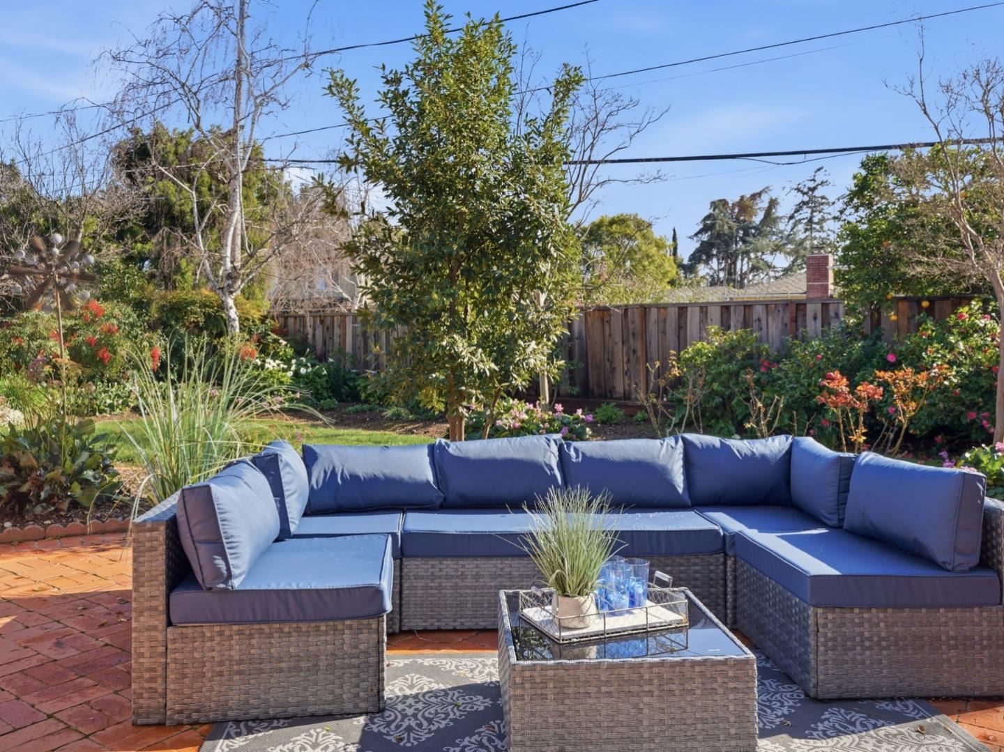 Detail Gallery Image 29 of 33 For 1326 Don Kirk St, Los Altos,  CA 94024 - 3 Beds | 3/1 Baths