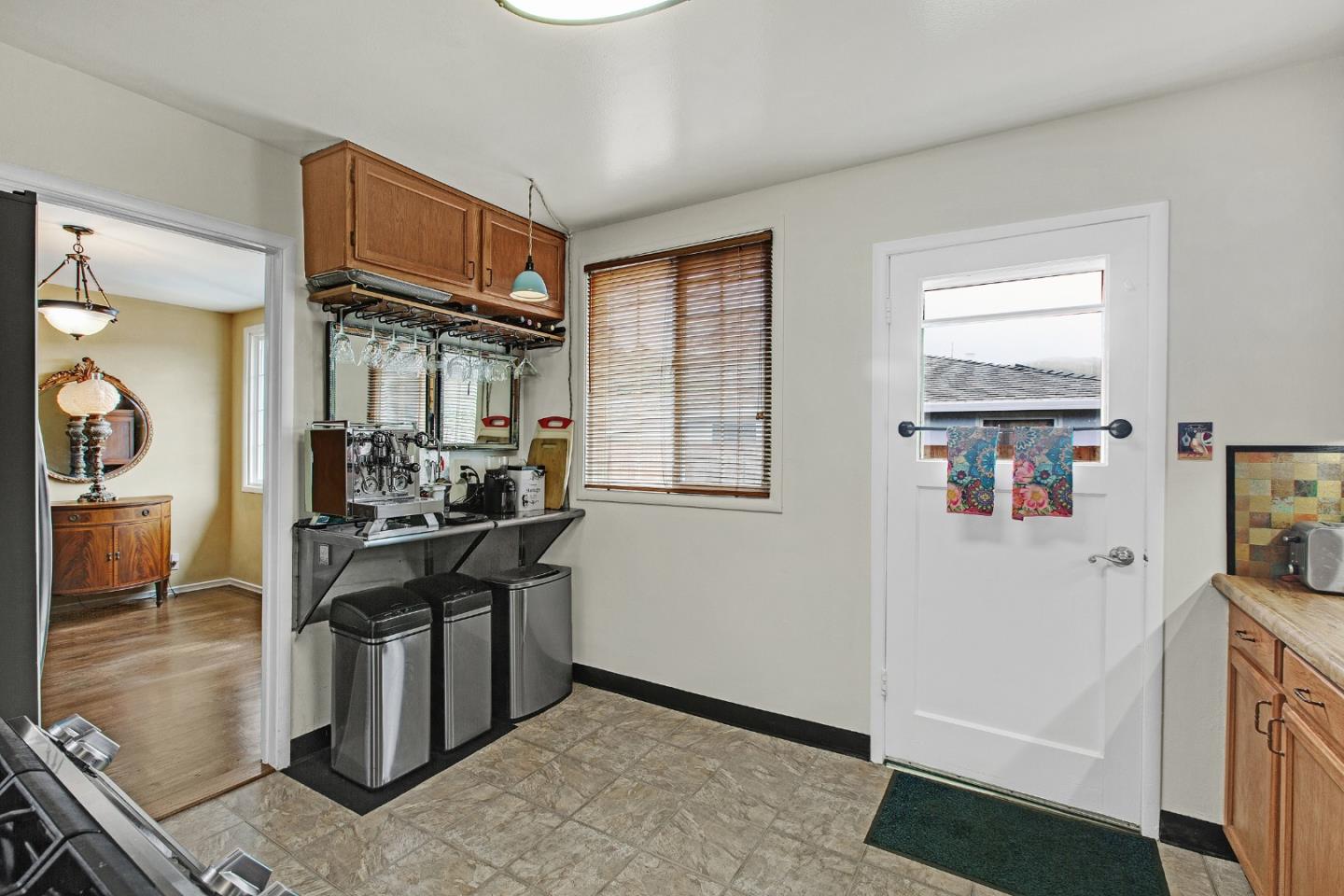 Detail Gallery Image 15 of 41 For 1184 Escalero Ave, Pacifica,  CA 94044 - 3 Beds | 1 Baths