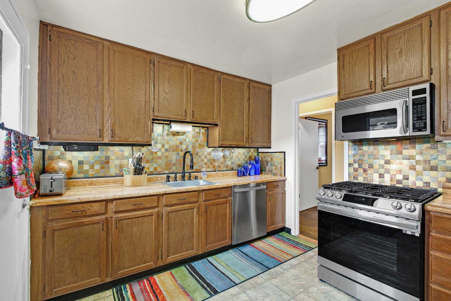 Detail Gallery Image 19 of 41 For 1184 Escalero Ave, Pacifica,  CA 94044 - 3 Beds | 1 Baths