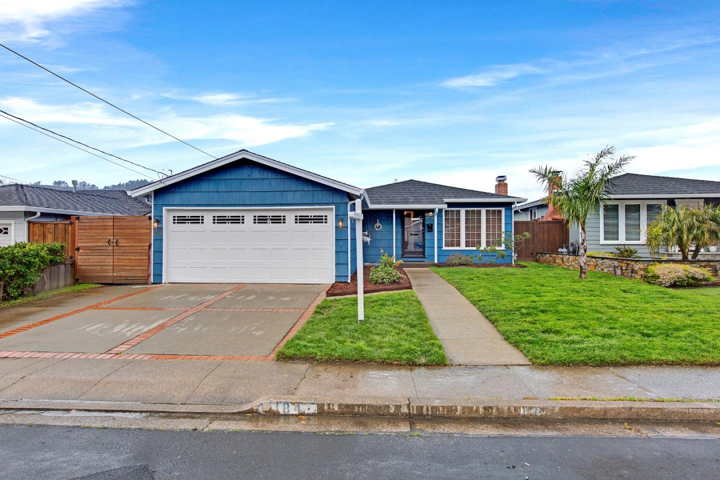 Detail Gallery Image 2 of 41 For 1184 Escalero Ave, Pacifica,  CA 94044 - 3 Beds | 1 Baths