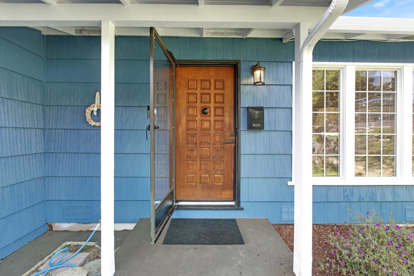 Detail Gallery Image 5 of 41 For 1184 Escalero Ave, Pacifica,  CA 94044 - 3 Beds | 1 Baths