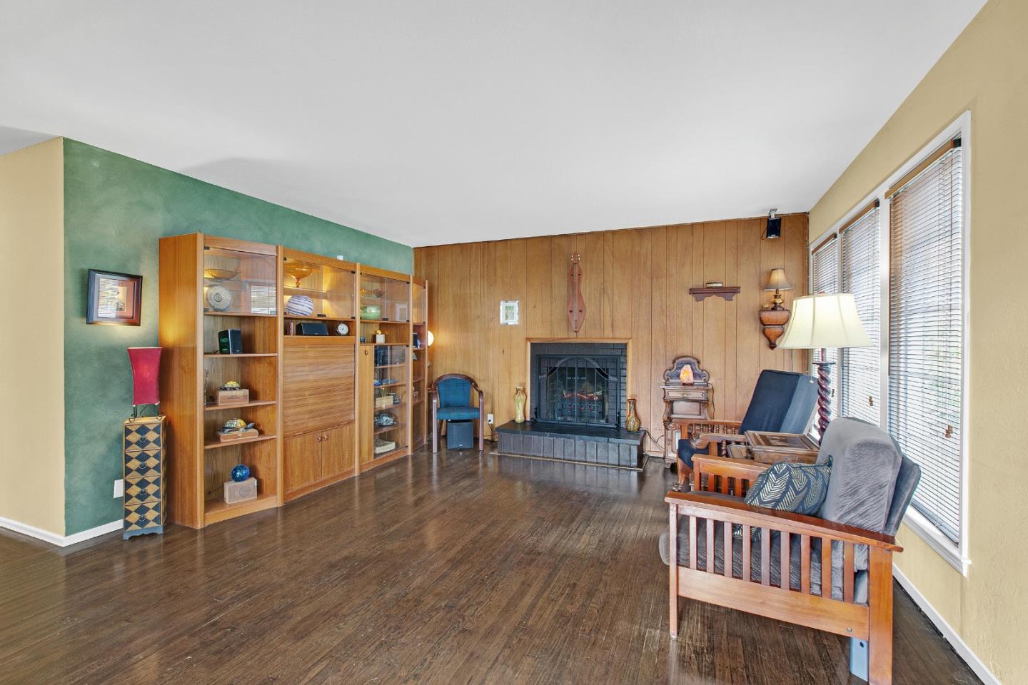 Detail Gallery Image 7 of 41 For 1184 Escalero Ave, Pacifica,  CA 94044 - 3 Beds | 1 Baths