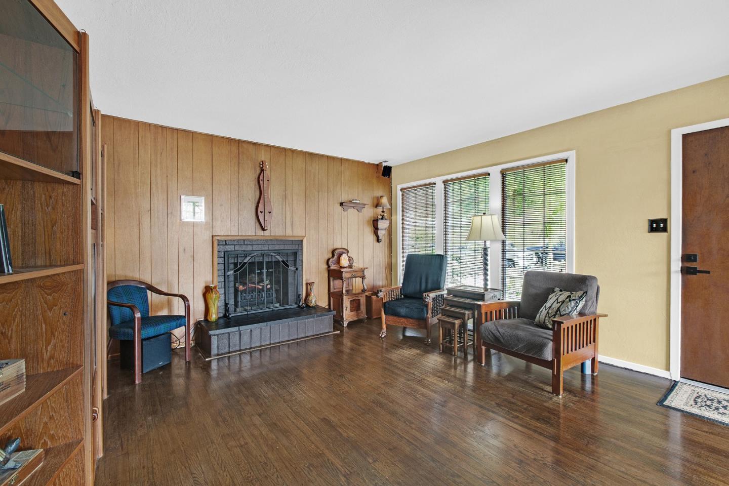 Detail Gallery Image 8 of 41 For 1184 Escalero Ave, Pacifica,  CA 94044 - 3 Beds | 1 Baths