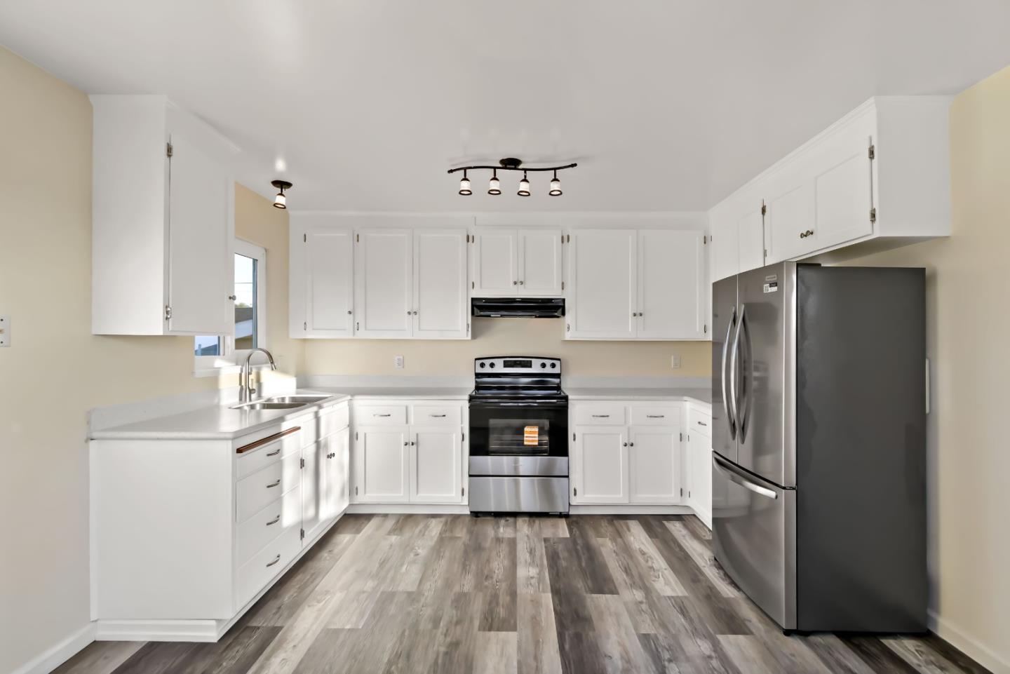 Detail Gallery Image 43 of 80 For 404 Monterey Ave, Capitola,  CA 95010 - – Beds | – Baths