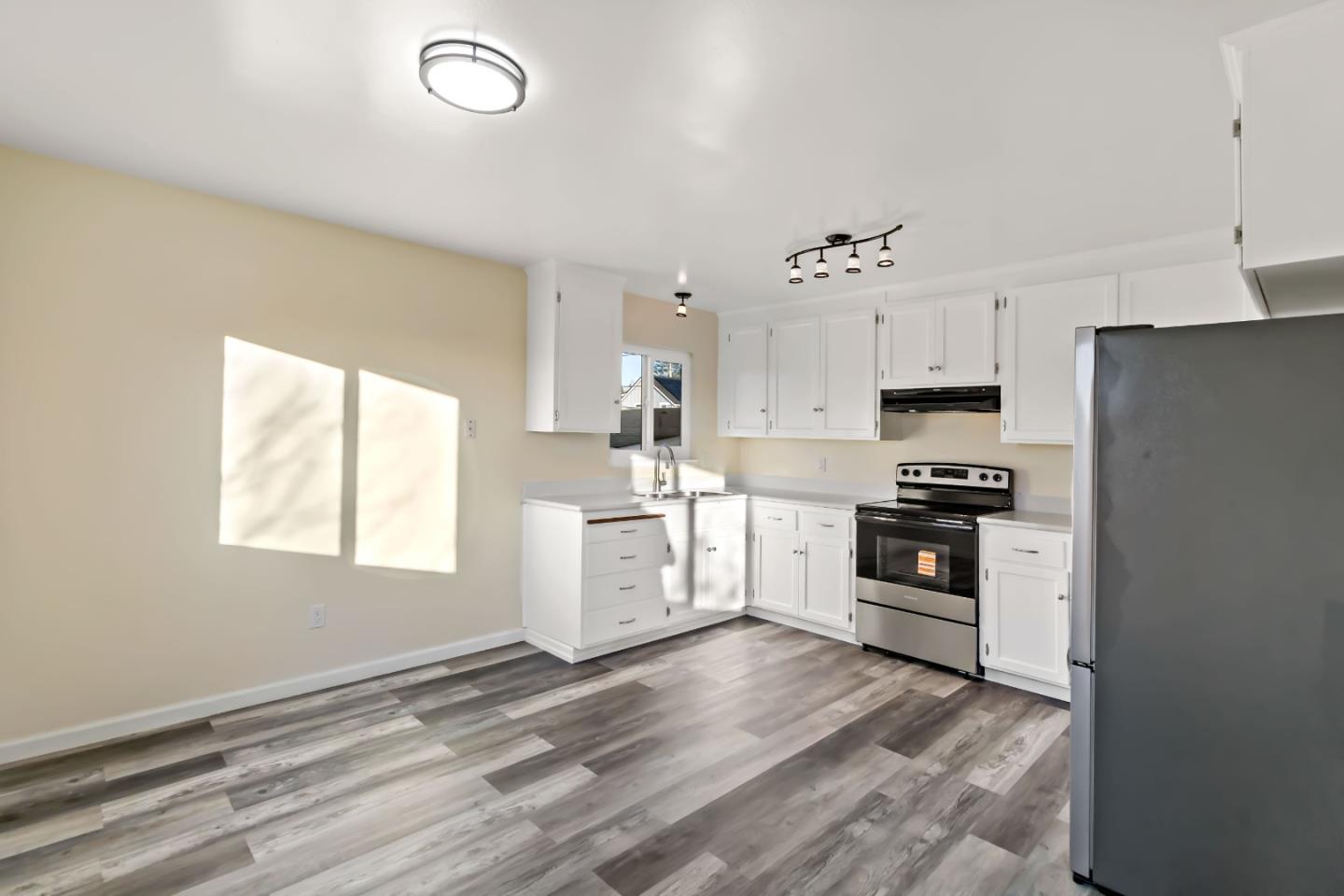 Detail Gallery Image 44 of 80 For 404 Monterey Ave, Capitola,  CA 95010 - – Beds | – Baths