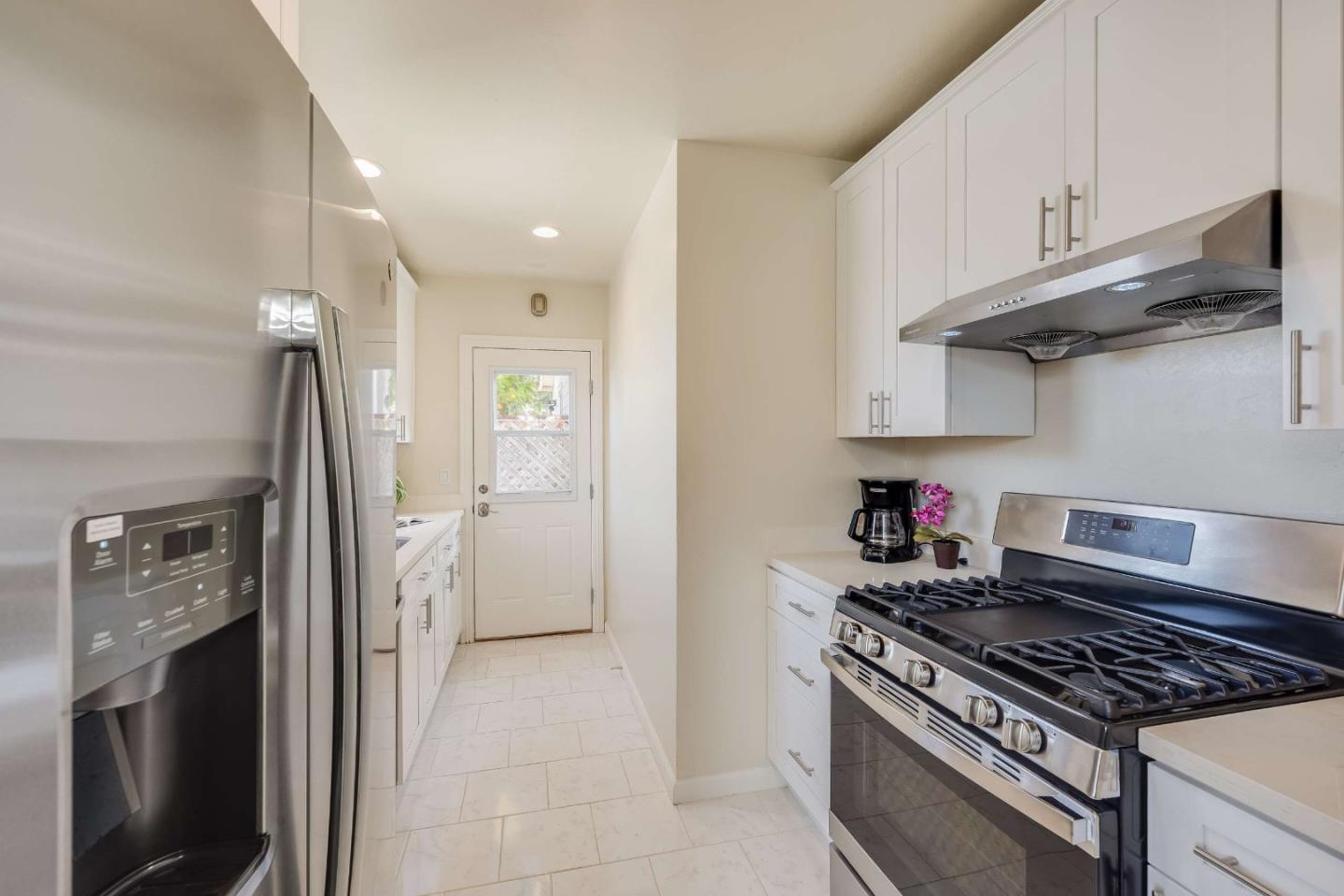 Detail Gallery Image 16 of 20 For 1315 Carmelita Ave, Burlingame,  CA 94010 - 1 Beds | 1 Baths