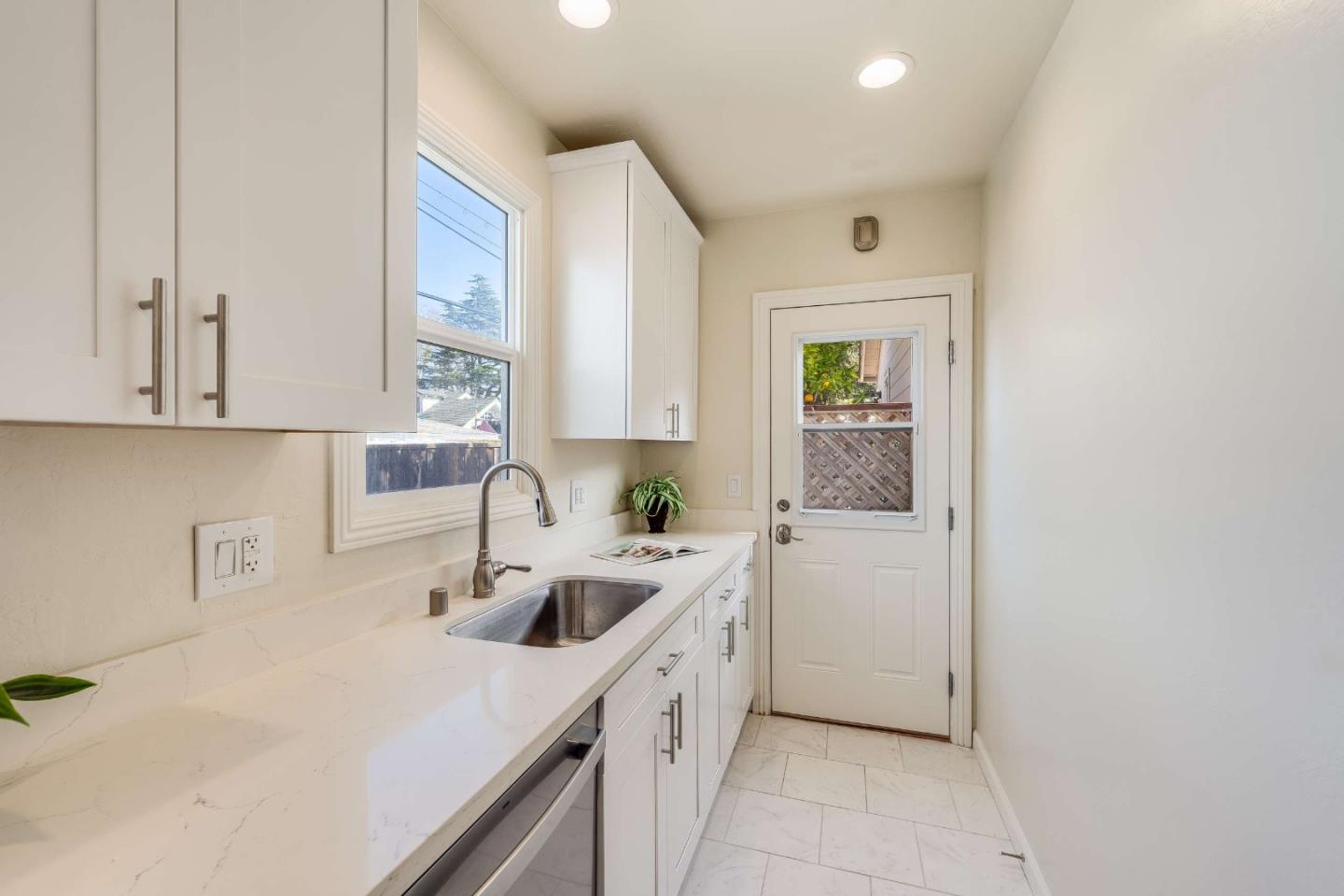 Detail Gallery Image 18 of 20 For 1315 Carmelita Ave, Burlingame,  CA 94010 - 1 Beds | 1 Baths