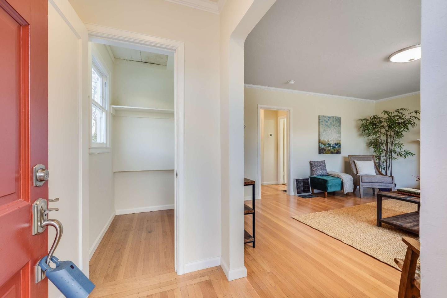 Detail Gallery Image 3 of 20 For 1315 Carmelita Ave, Burlingame,  CA 94010 - 1 Beds | 1 Baths