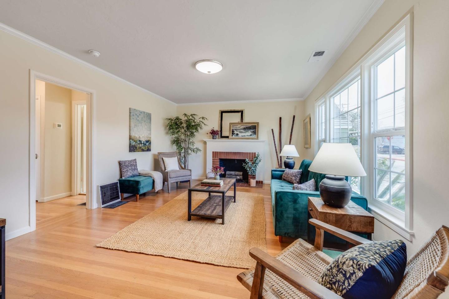 Detail Gallery Image 4 of 20 For 1315 Carmelita Ave, Burlingame,  CA 94010 - 1 Beds | 1 Baths