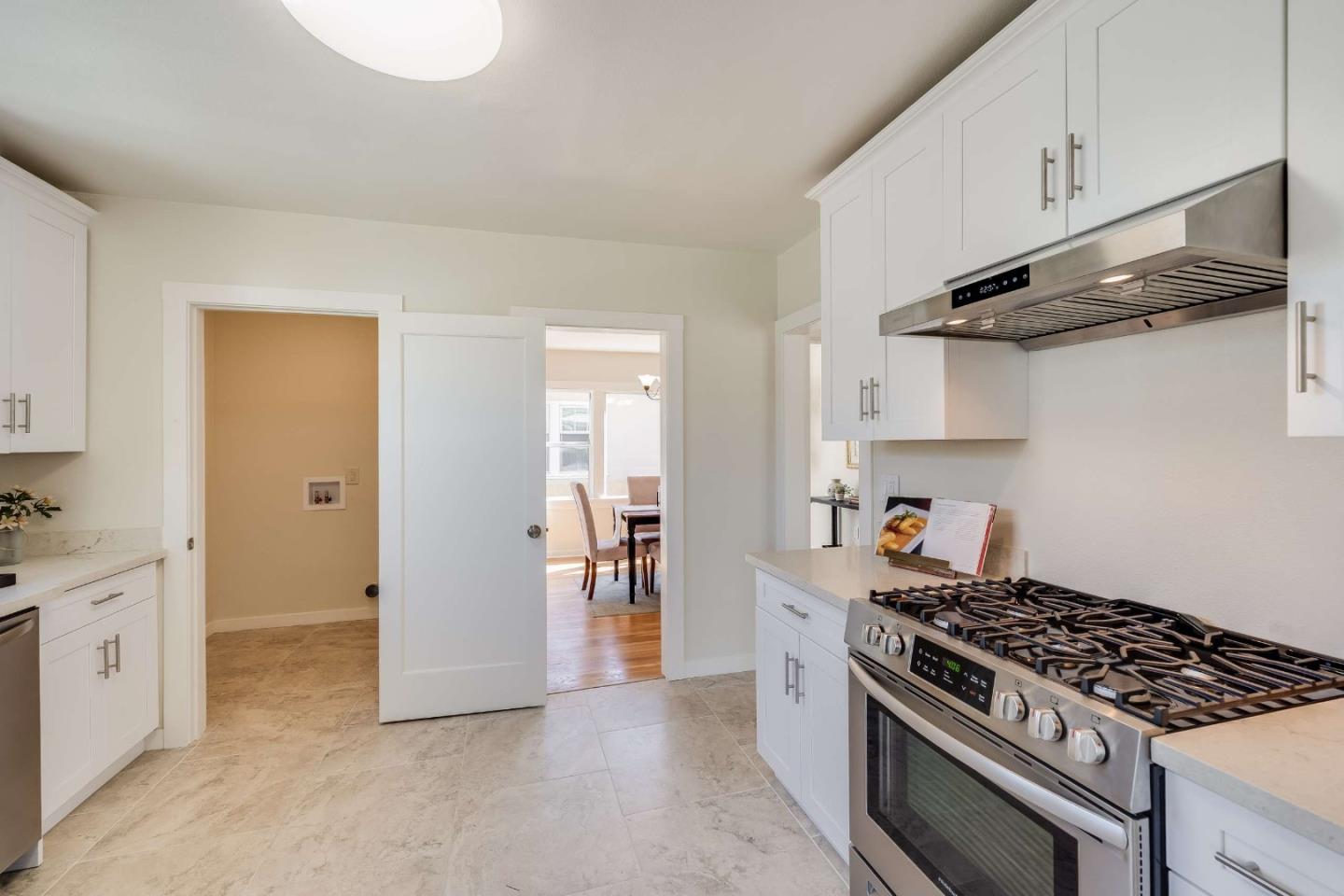 Detail Gallery Image 11 of 33 For 1044 Paloma Ave, Burlingame,  CA 94010 - 2 Beds | 1 Baths