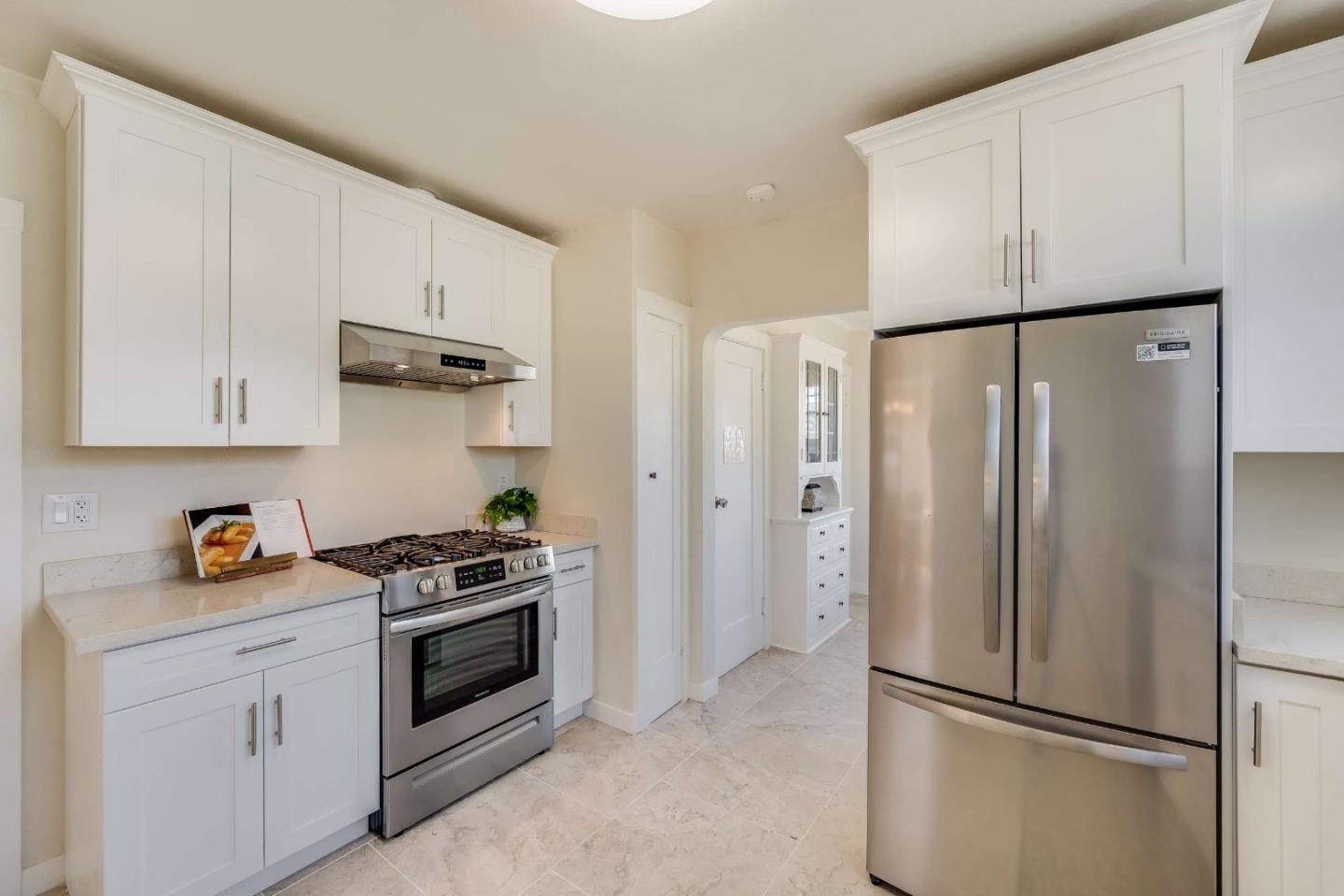 Detail Gallery Image 12 of 33 For 1044 Paloma Ave, Burlingame,  CA 94010 - 2 Beds | 1 Baths