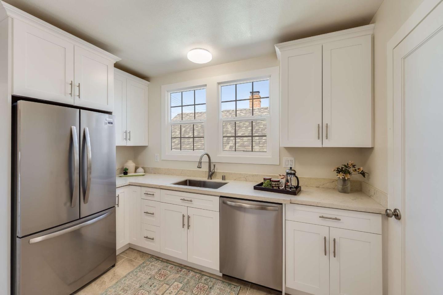 Detail Gallery Image 13 of 33 For 1044 Paloma Ave, Burlingame,  CA 94010 - 2 Beds | 1 Baths