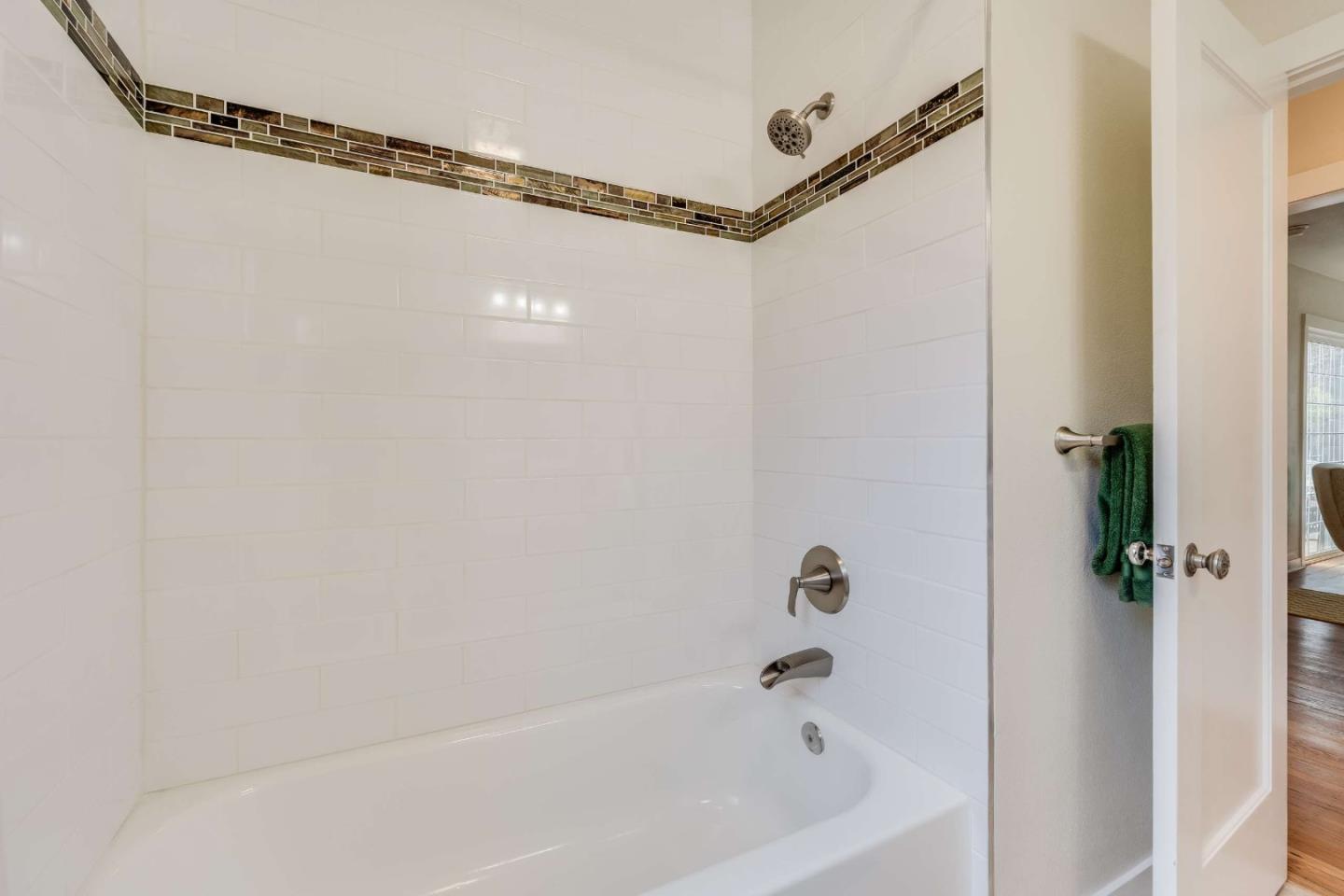 Detail Gallery Image 21 of 33 For 1044 Paloma Ave, Burlingame,  CA 94010 - 2 Beds | 1 Baths