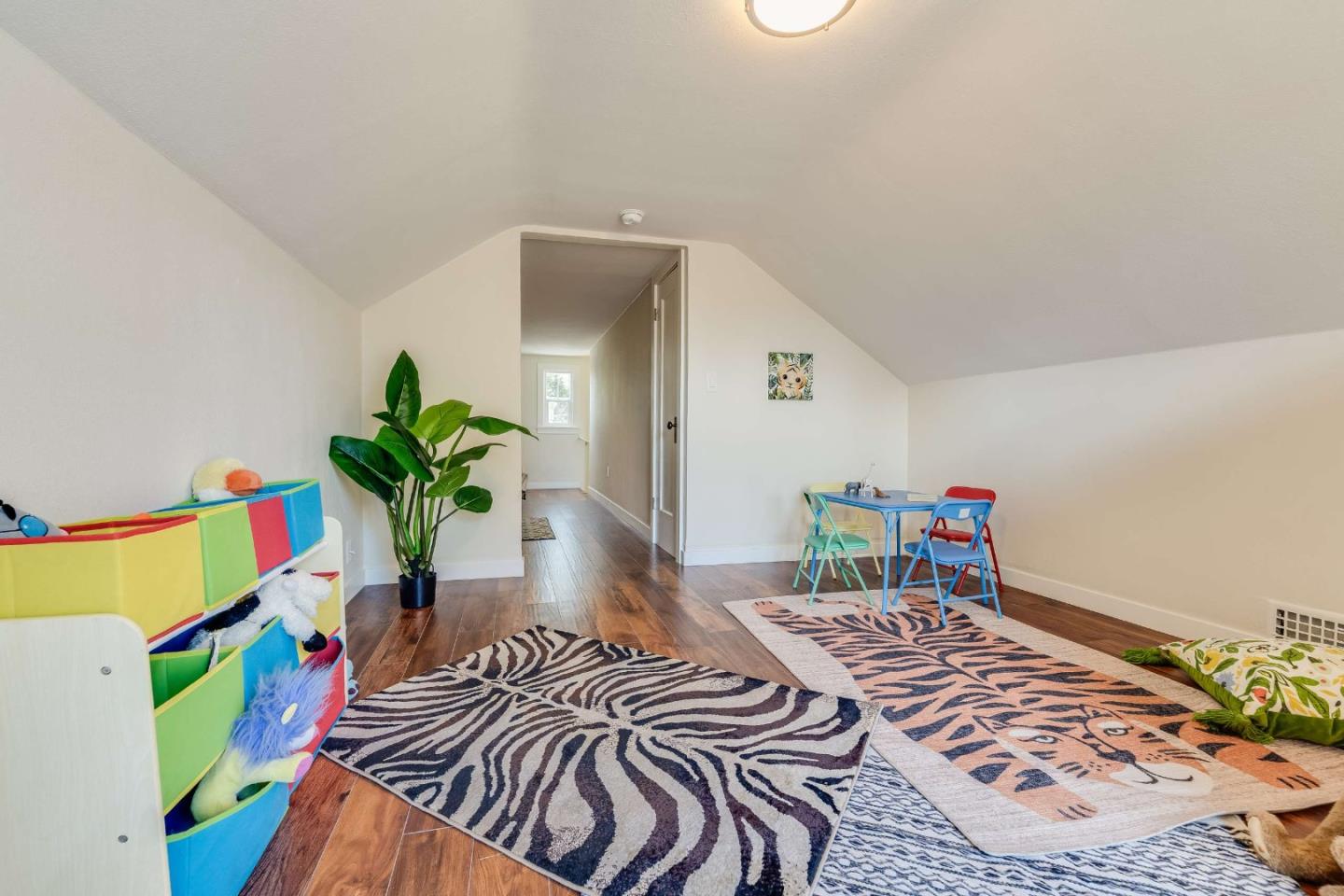 Detail Gallery Image 28 of 33 For 1044 Paloma Ave, Burlingame,  CA 94010 - 2 Beds | 1 Baths