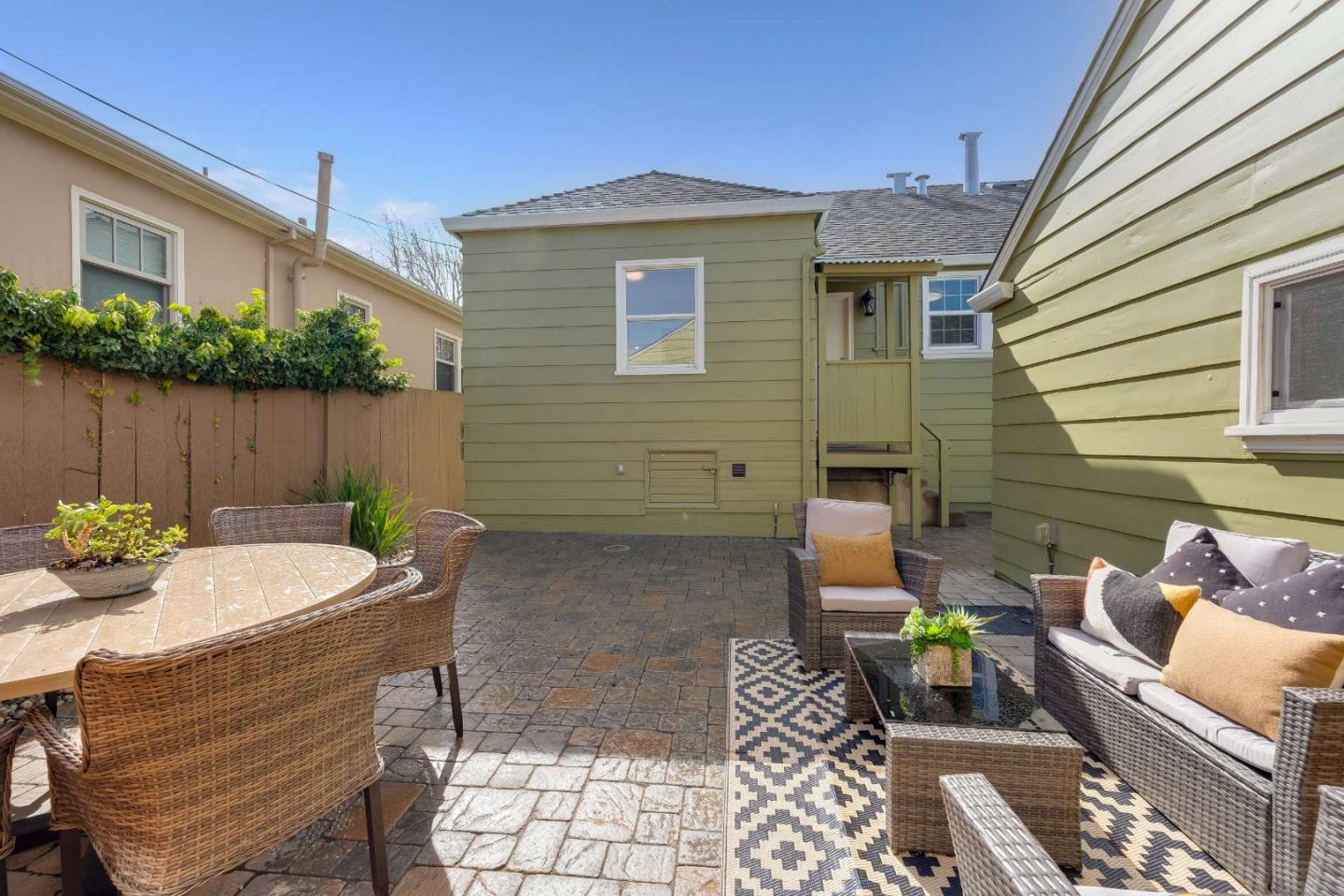 Detail Gallery Image 31 of 33 For 1044 Paloma Ave, Burlingame,  CA 94010 - 2 Beds | 1 Baths