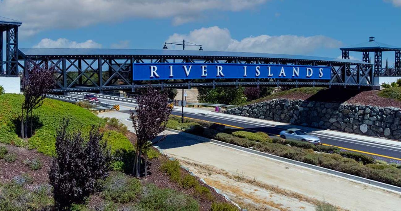 Detail Gallery Image 8 of 15 For 4592 Strandberg, Lathrop,  CA 95330 - 4 Beds | 3 Baths