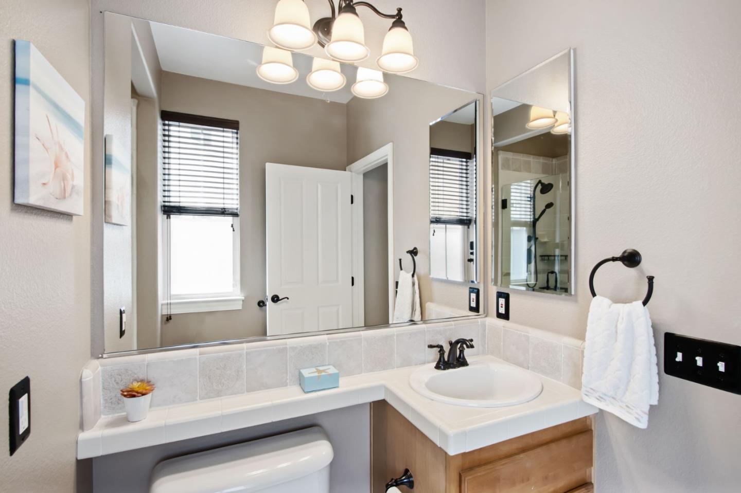 Detail Gallery Image 18 of 42 For 164 Montelena Ct, Mountain View,  CA 94040 - 3 Beds | 3 Baths