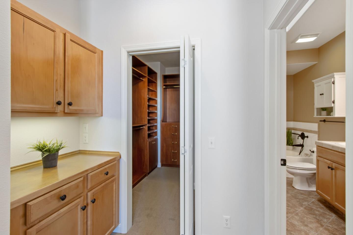 Detail Gallery Image 22 of 42 For 164 Montelena Ct, Mountain View,  CA 94040 - 3 Beds | 3 Baths