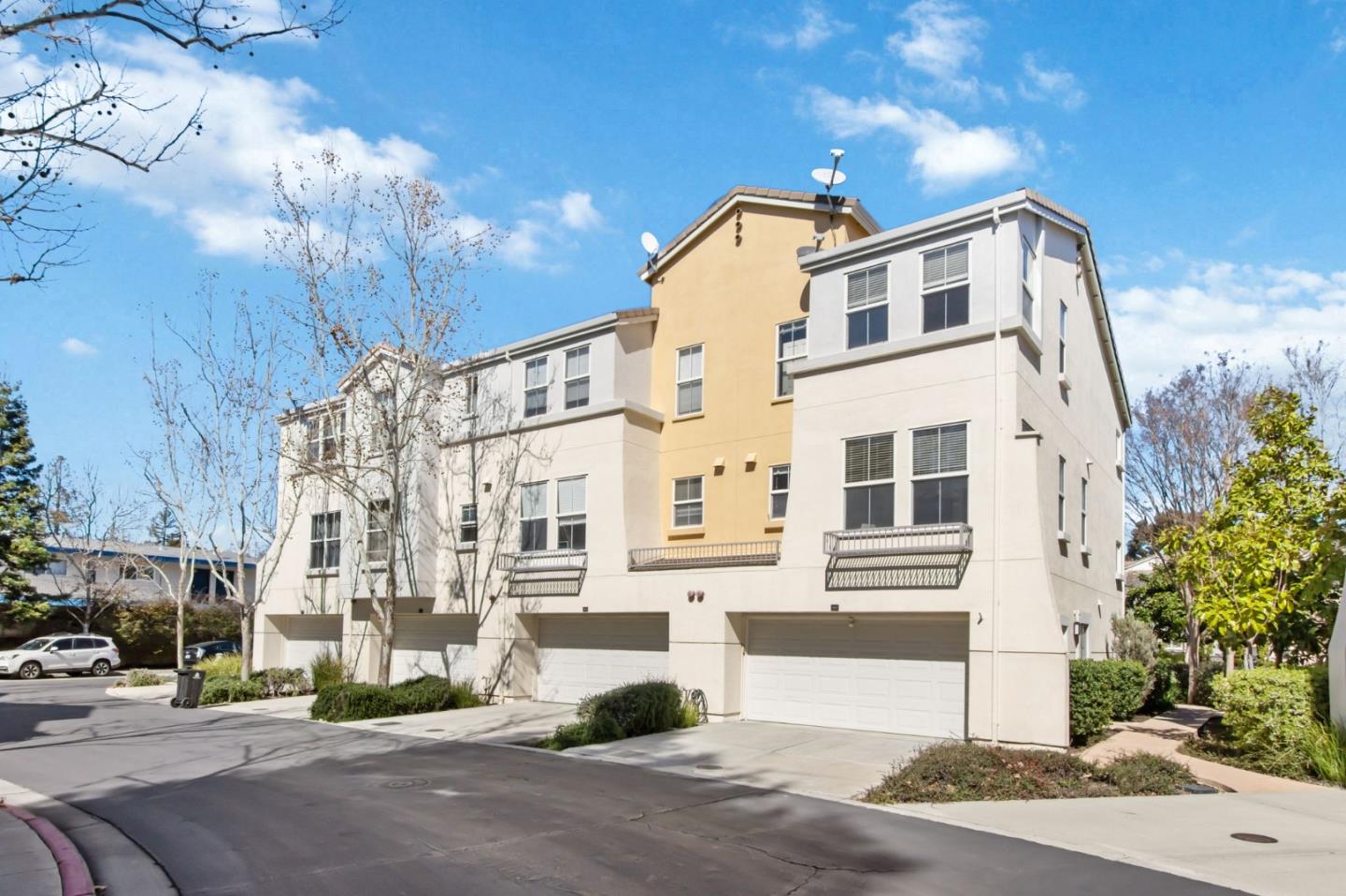 Detail Gallery Image 34 of 42 For 164 Montelena Ct, Mountain View,  CA 94040 - 3 Beds | 3 Baths