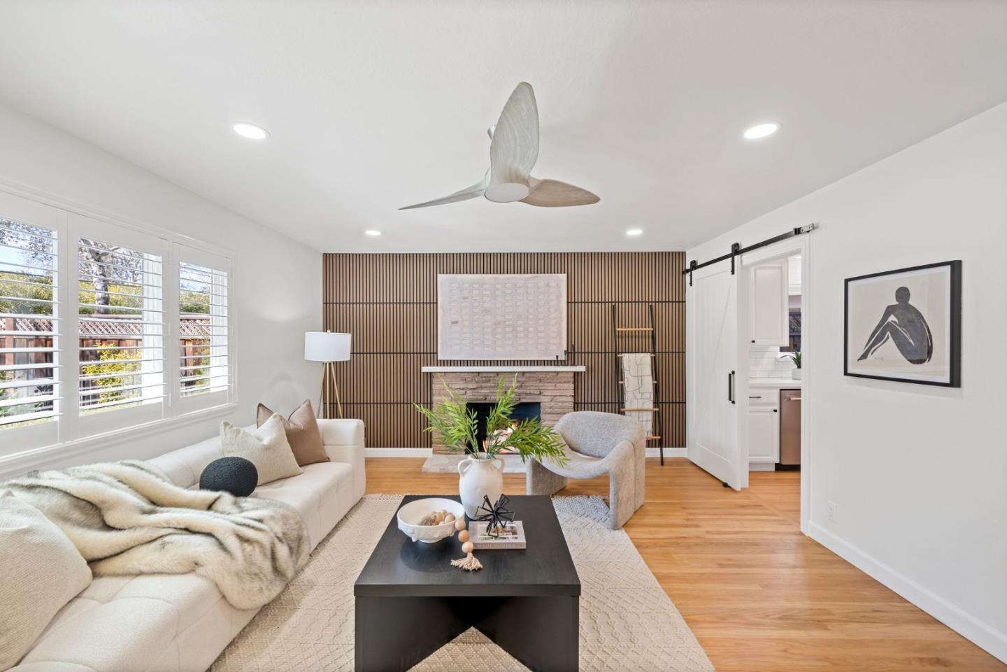 Detail Gallery Image 10 of 45 For 12 Country Ln, Redwood City,  CA 94061 - 3 Beds | 2 Baths