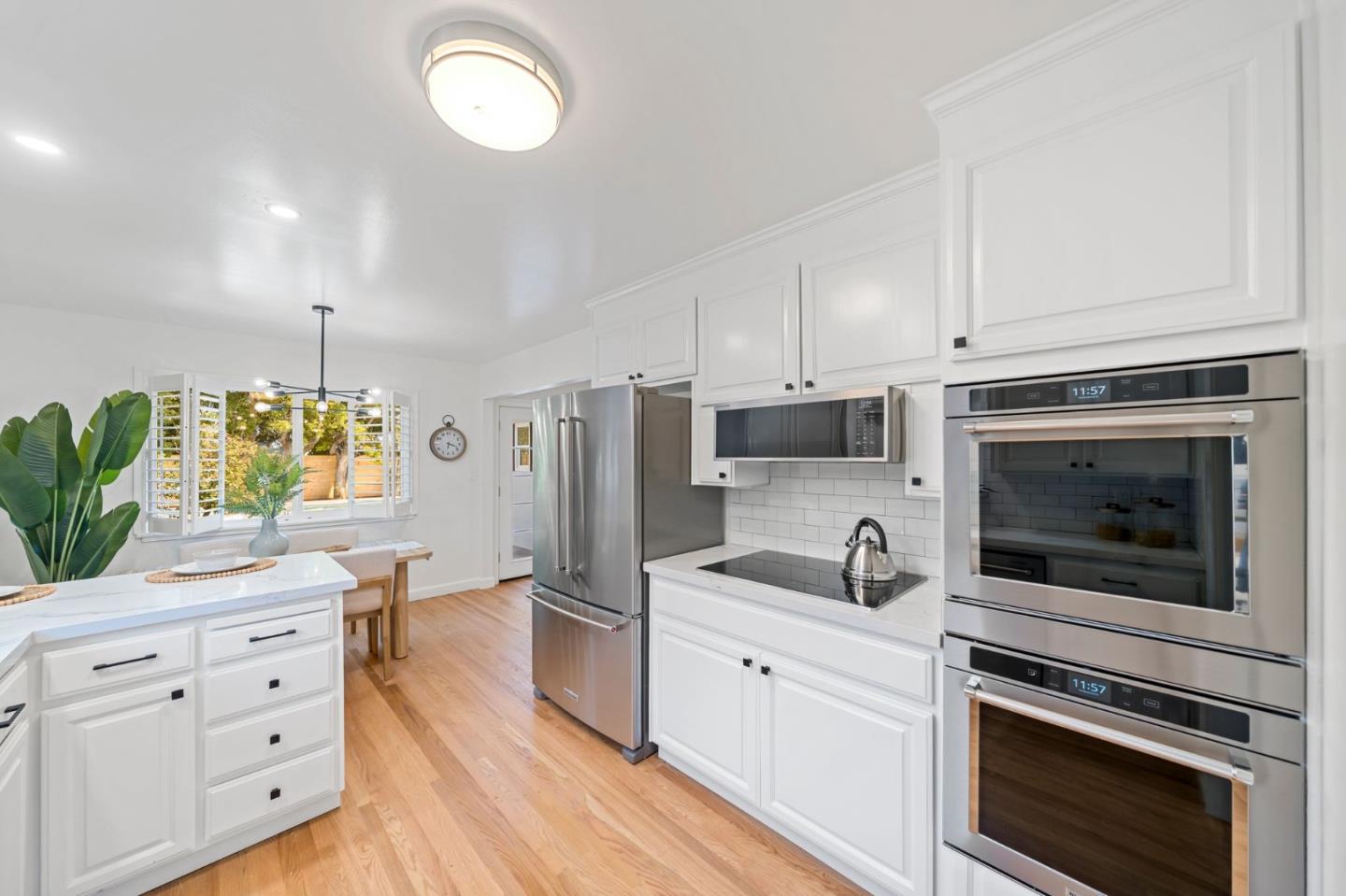 Detail Gallery Image 18 of 45 For 12 Country Ln, Redwood City,  CA 94061 - 3 Beds | 2 Baths