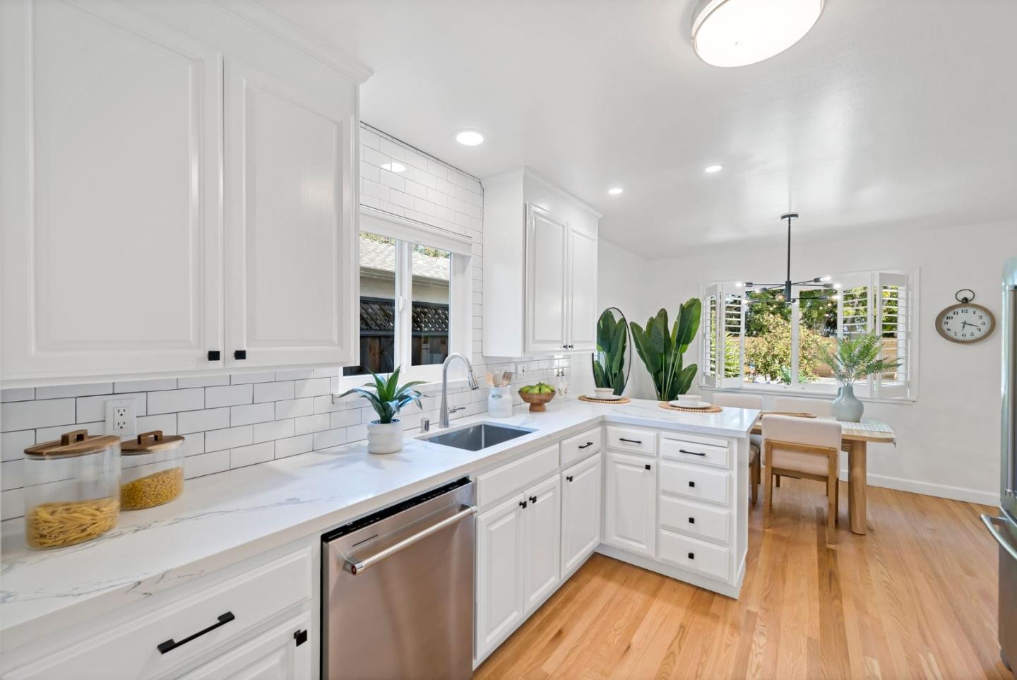 Detail Gallery Image 21 of 45 For 12 Country Ln, Redwood City,  CA 94061 - 3 Beds | 2 Baths