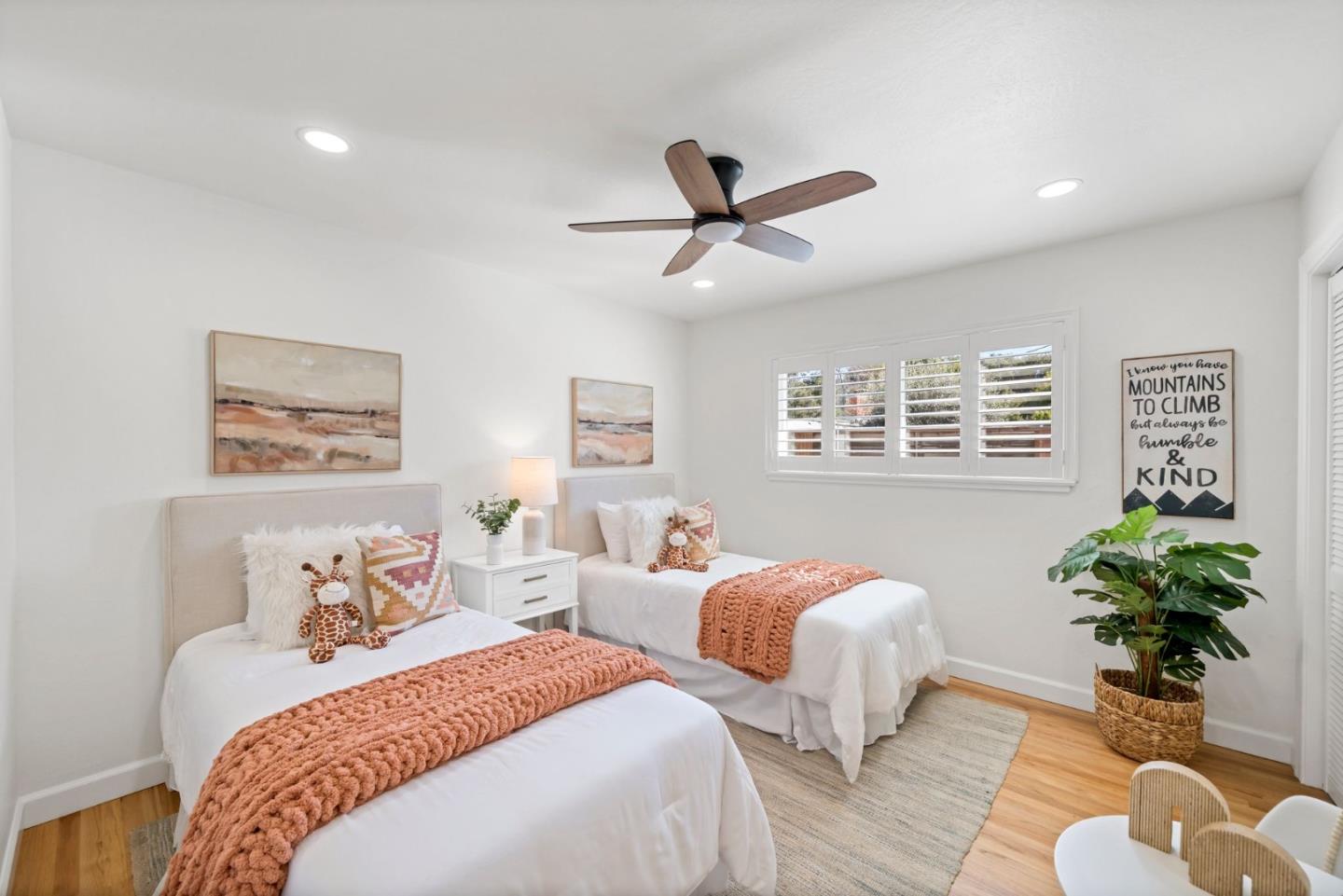 Detail Gallery Image 23 of 45 For 12 Country Ln, Redwood City,  CA 94061 - 3 Beds | 2 Baths