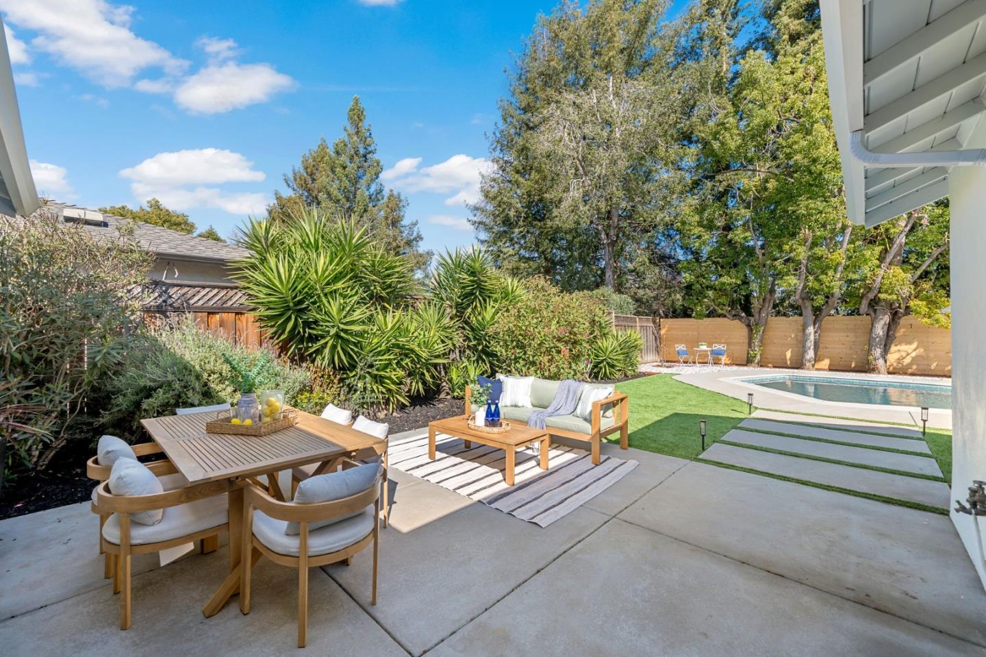 Detail Gallery Image 30 of 45 For 12 Country Ln, Redwood City,  CA 94061 - 3 Beds | 2 Baths