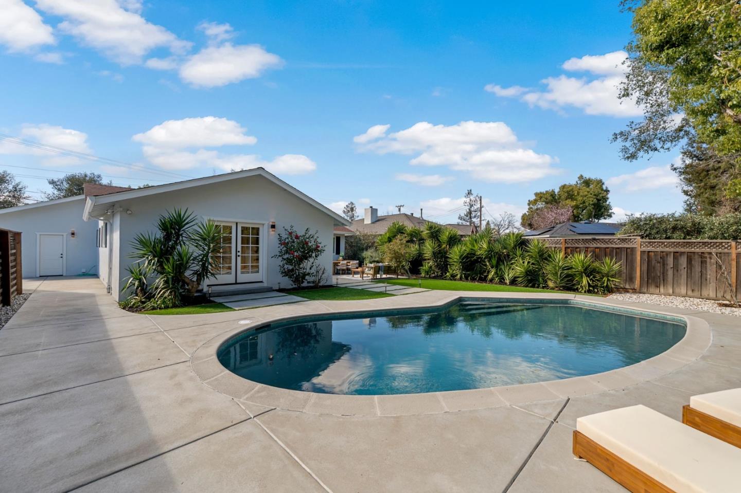 Detail Gallery Image 35 of 45 For 12 Country Ln, Redwood City,  CA 94061 - 3 Beds | 2 Baths