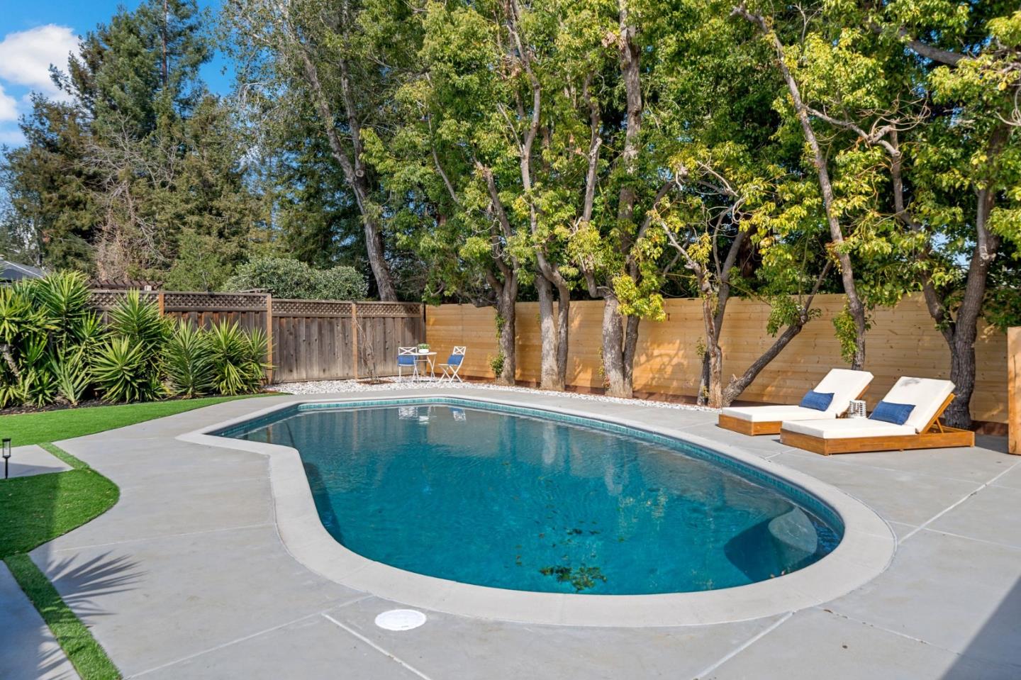 Detail Gallery Image 36 of 45 For 12 Country Ln, Redwood City,  CA 94061 - 3 Beds | 2 Baths