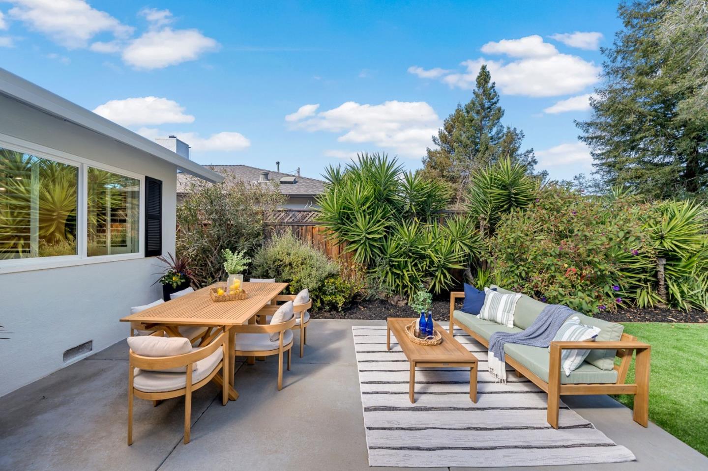 Detail Gallery Image 38 of 45 For 12 Country Ln, Redwood City,  CA 94061 - 3 Beds | 2 Baths