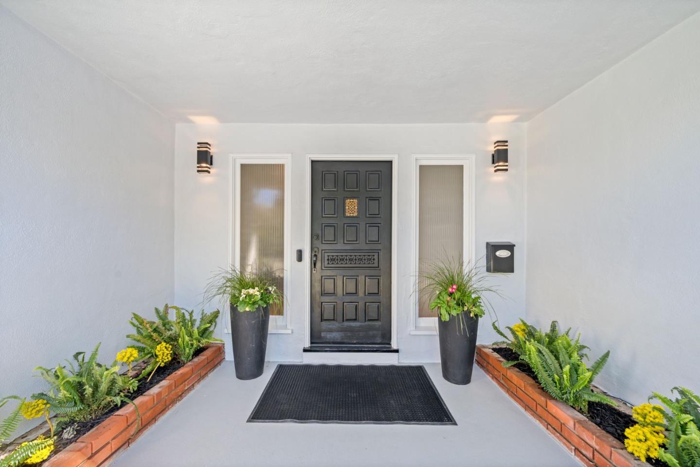 Detail Gallery Image 6 of 45 For 12 Country Ln, Redwood City,  CA 94061 - 3 Beds | 2 Baths