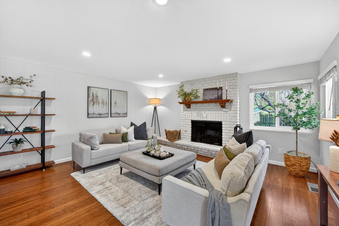 Detail Gallery Image 12 of 42 For 69 Hollins Dr, Santa Cruz,  CA 95060 - 4 Beds | 2 Baths