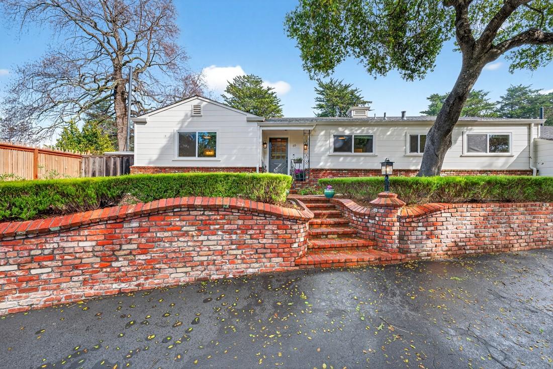 Detail Gallery Image 2 of 42 For 69 Hollins Dr, Santa Cruz,  CA 95060 - 4 Beds | 2 Baths