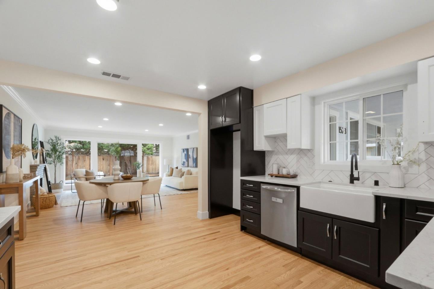 Detail Gallery Image 12 of 63 For 1523 Lochinvar Ave, Sunnyvale,  CA 94087 - 3 Beds | 2 Baths