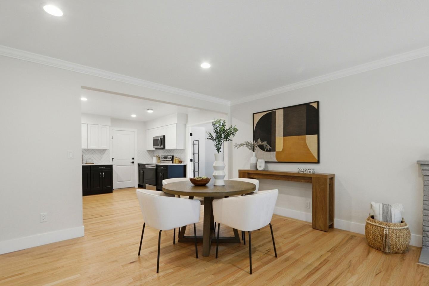 Detail Gallery Image 15 of 63 For 1523 Lochinvar Ave, Sunnyvale,  CA 94087 - 3 Beds | 2 Baths