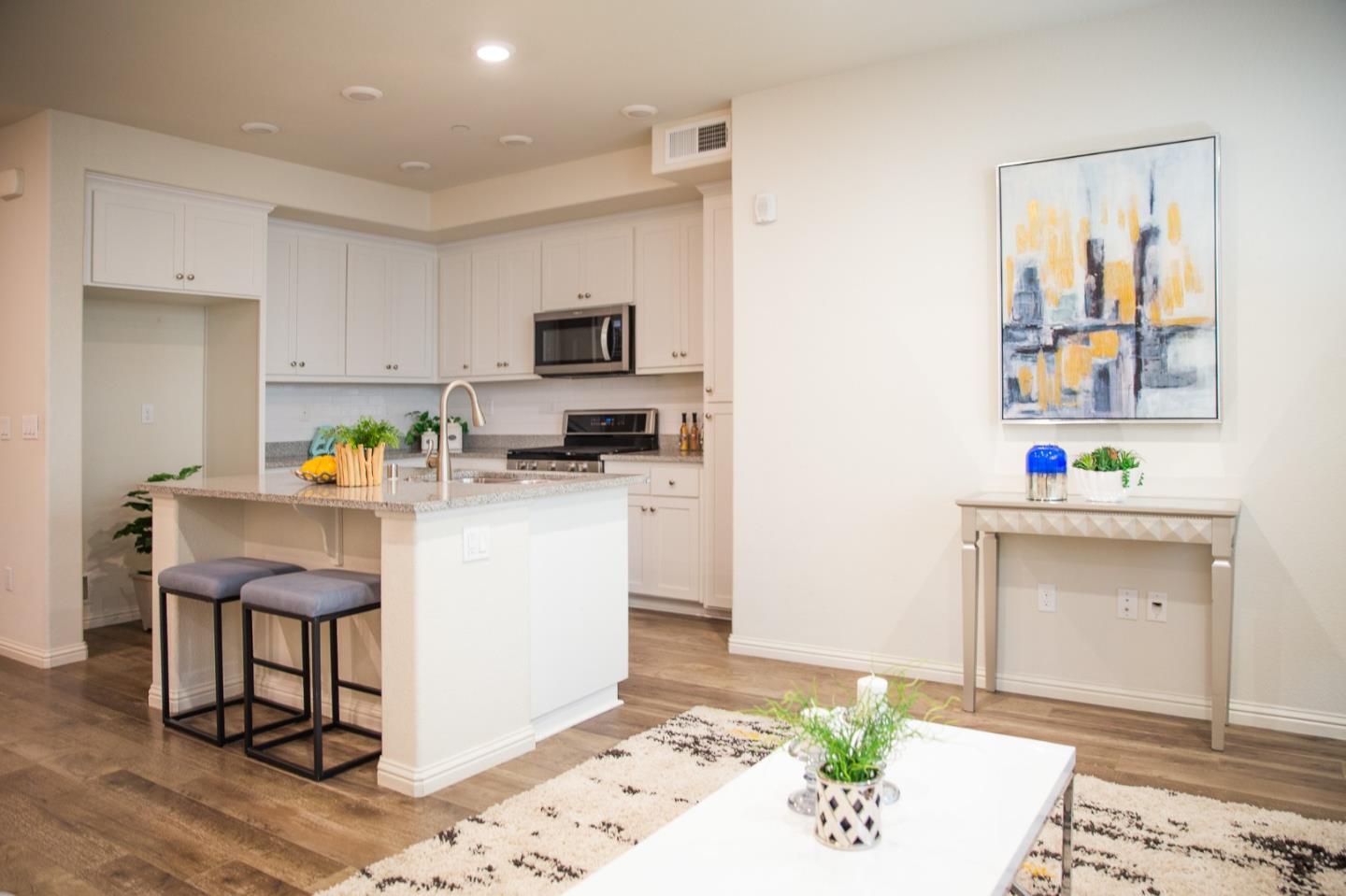 Detail Gallery Image 10 of 35 For 1965 Mahuron Cir, San Jose,  CA 95133 - 3 Beds | 2 Baths