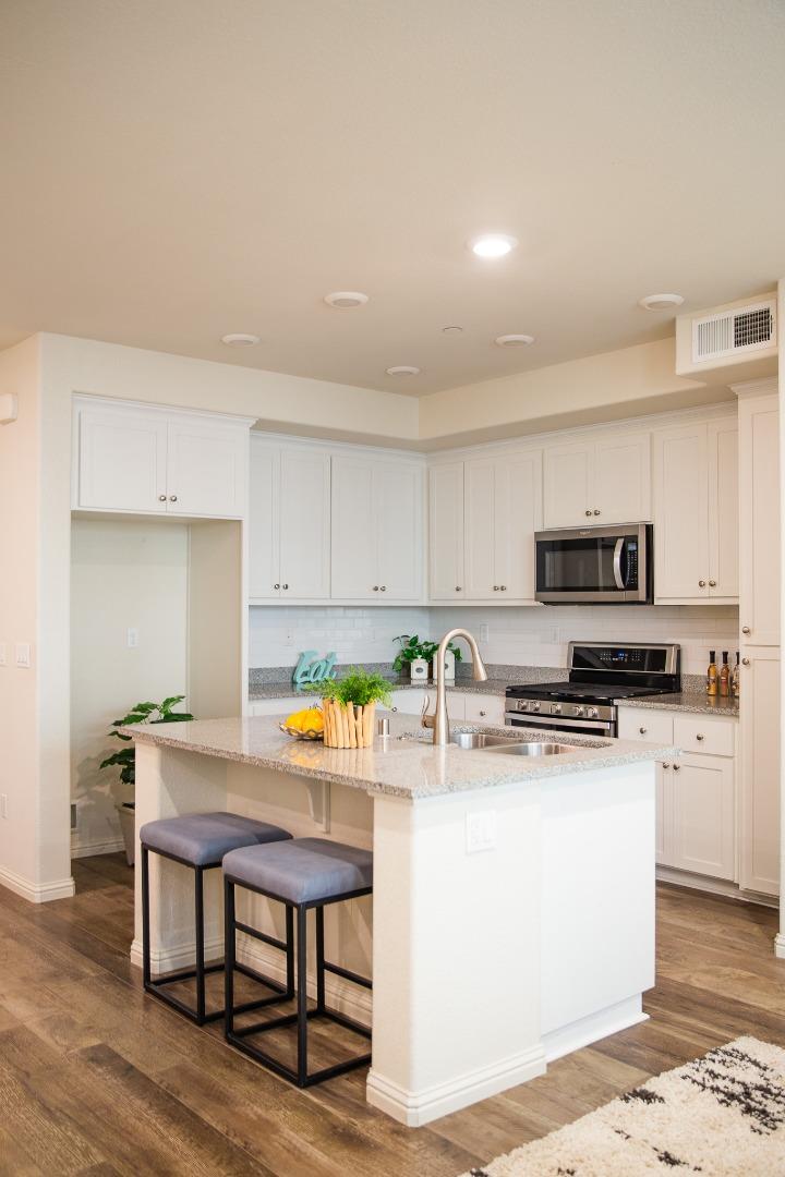 Detail Gallery Image 8 of 35 For 1965 Mahuron Cir, San Jose,  CA 95133 - 3 Beds | 2 Baths